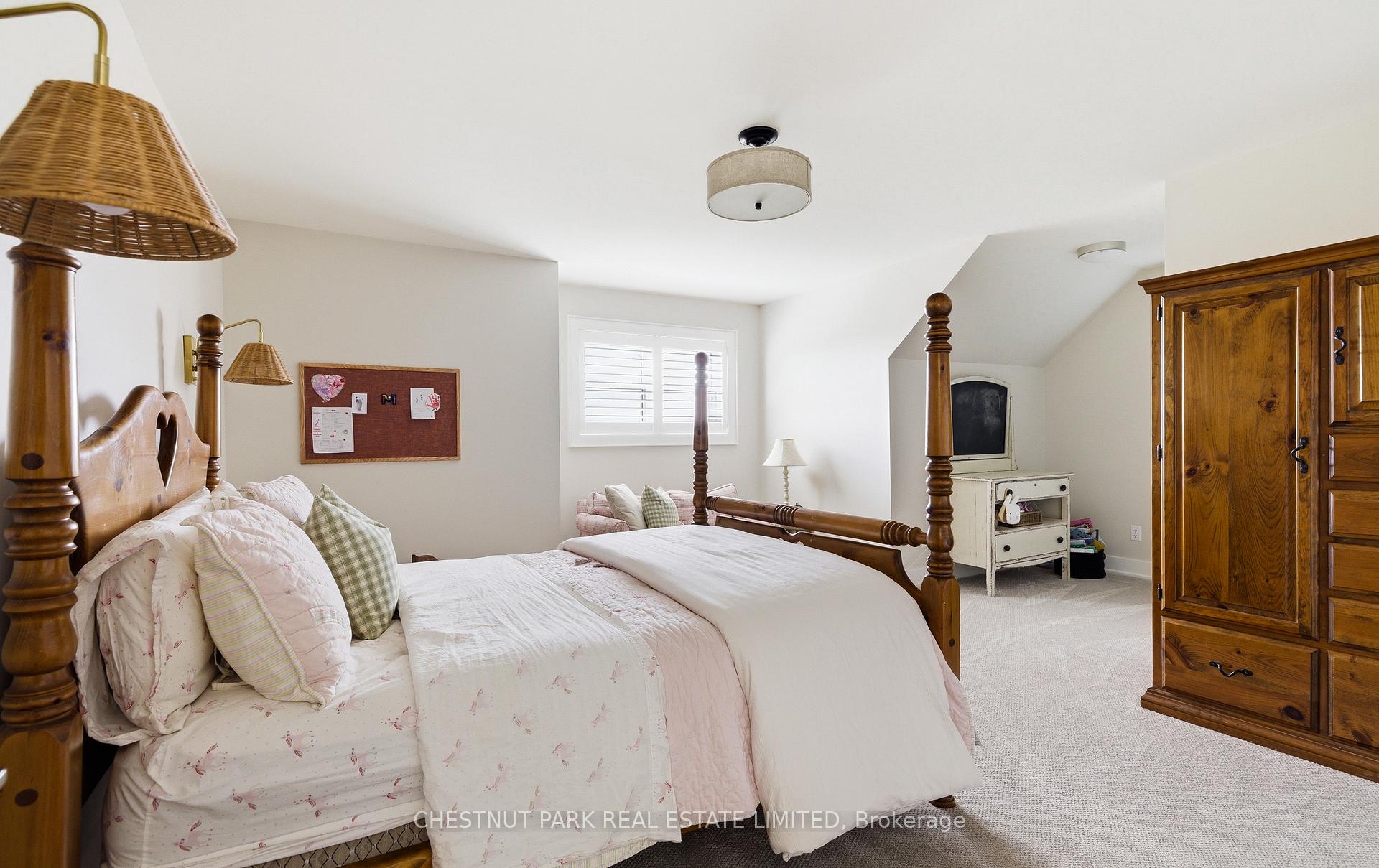 5 Bedroom Single Family Home/House's Image 22