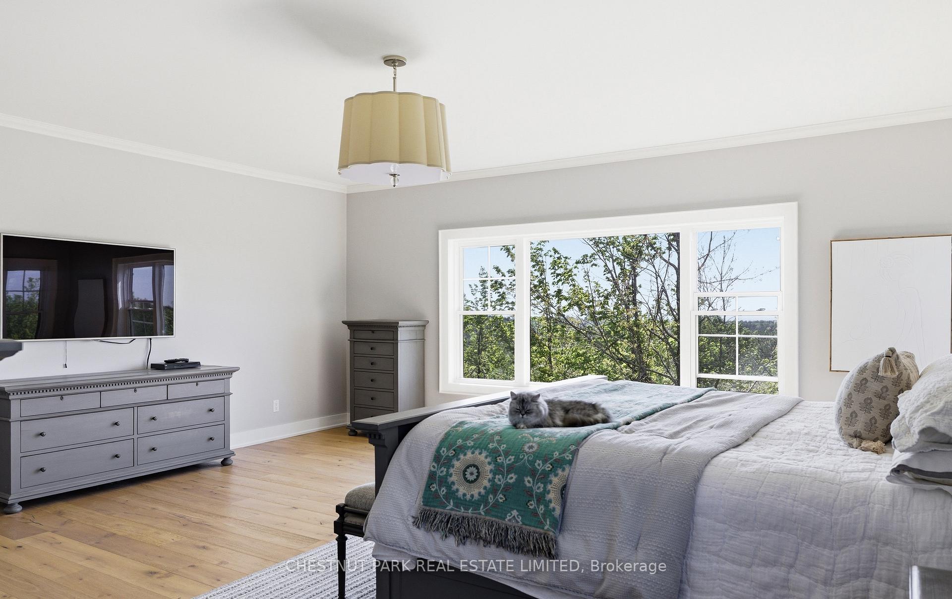 5 Bedroom Single Family Home/House's Image 17