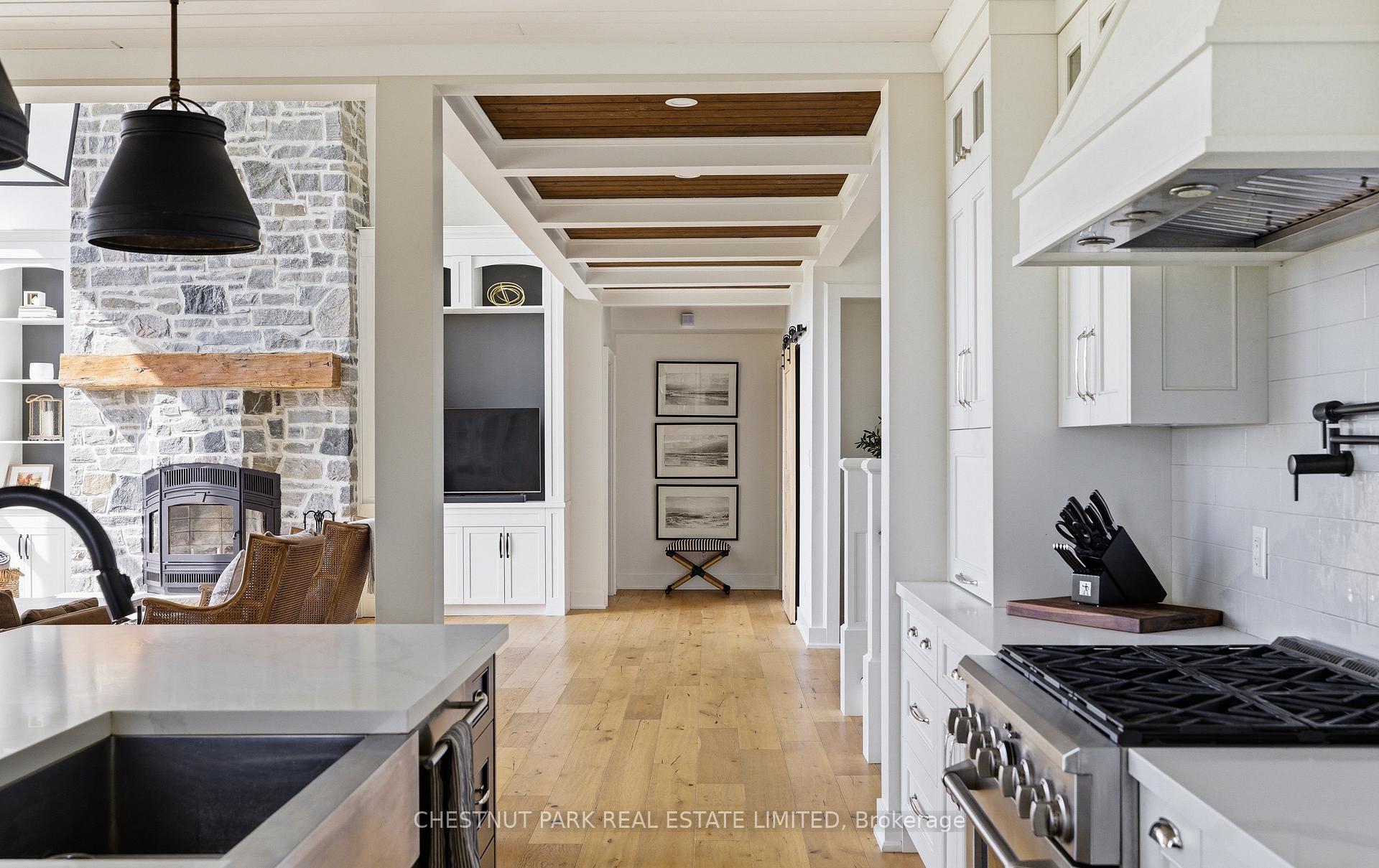 5 Bedroom Single Family Home/House's Image 15