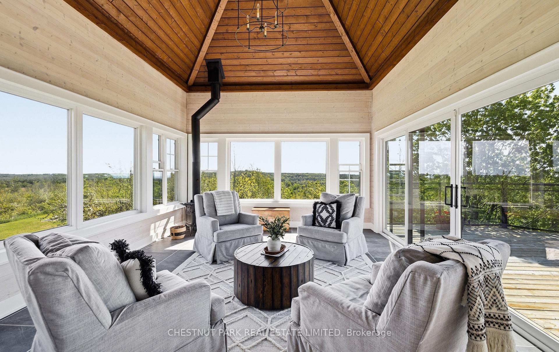5 Bedroom Single Family Home/House's Image 12