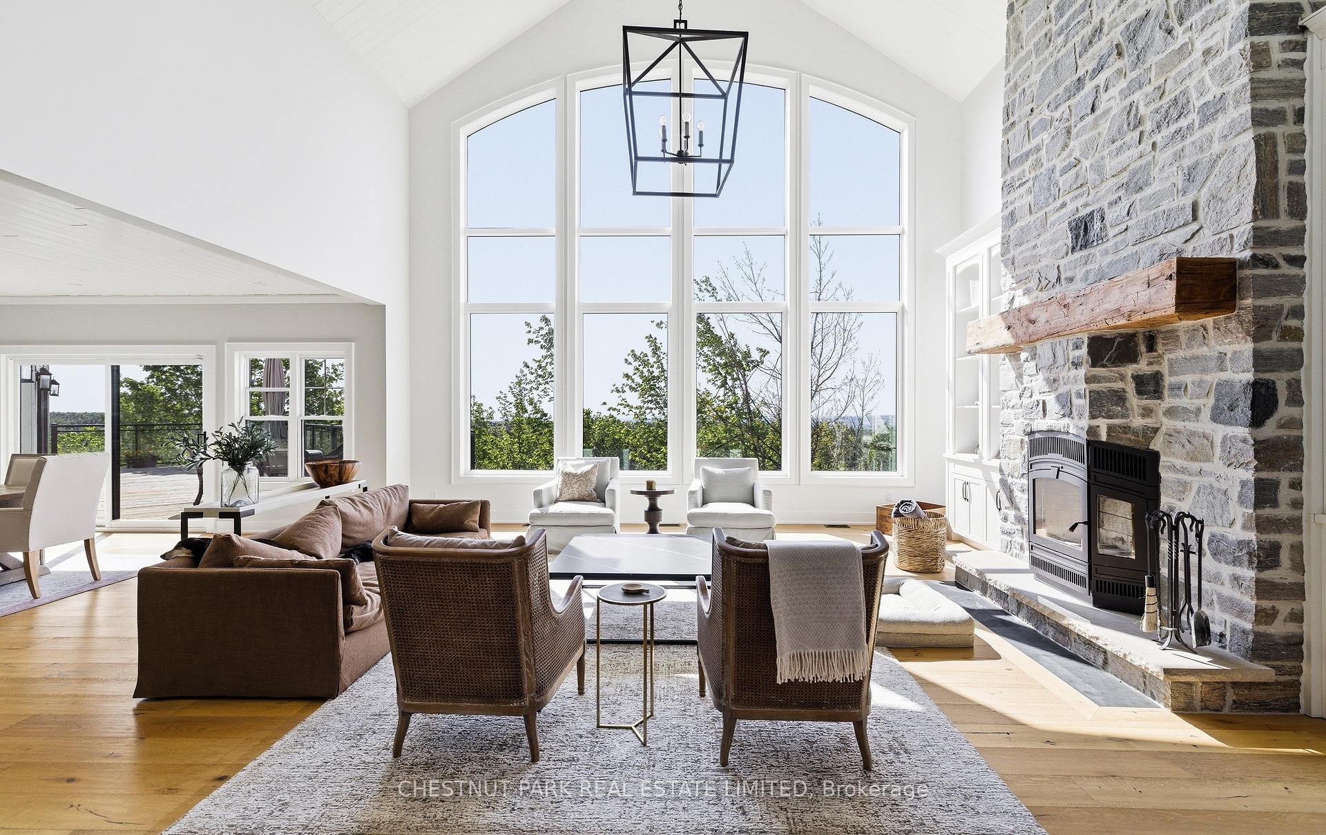 5 Bedroom Single Family Home/House's Image 4