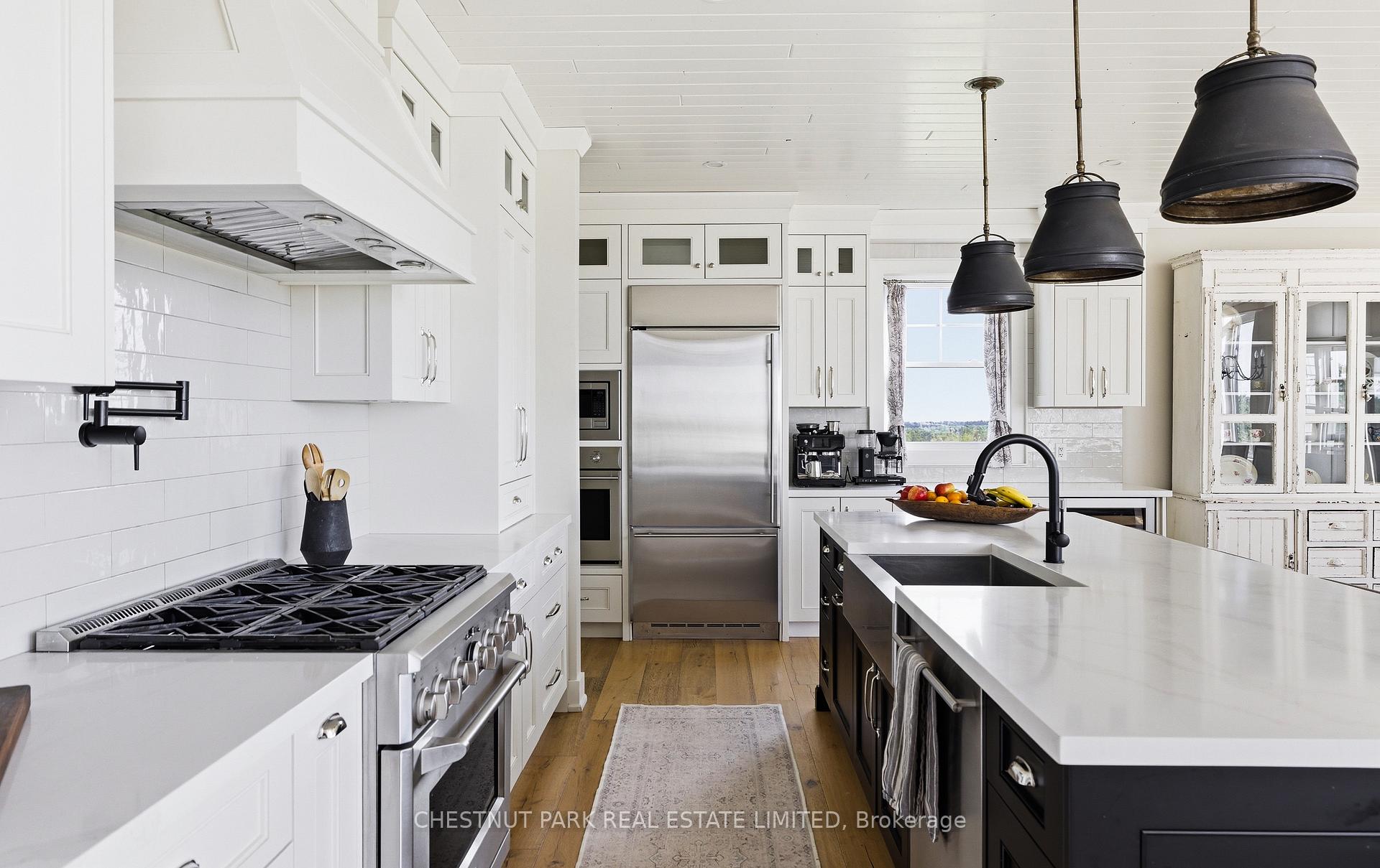 5 Bedroom Single Family Home/House's Image 8