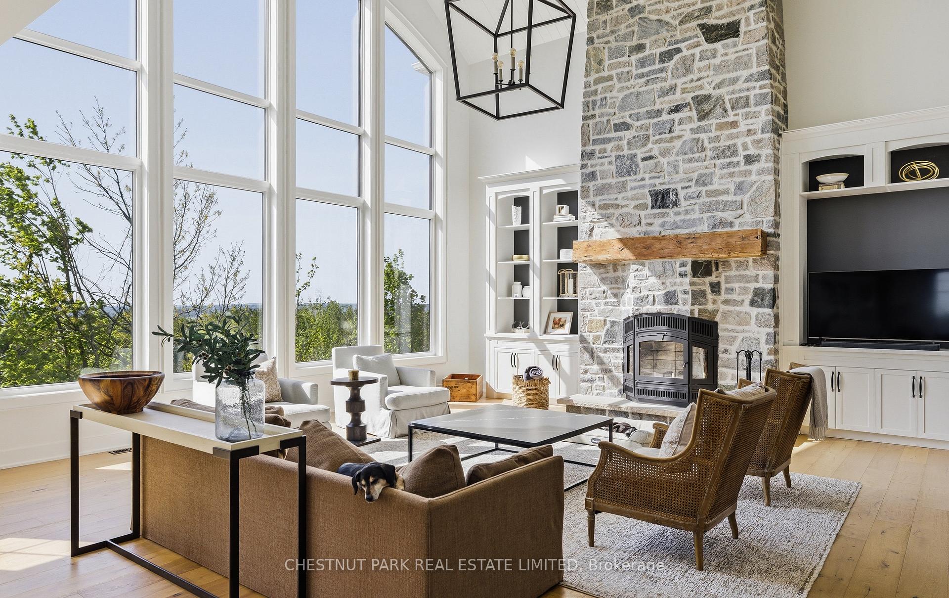 5 Bedroom Single Family Home/House's Image 6