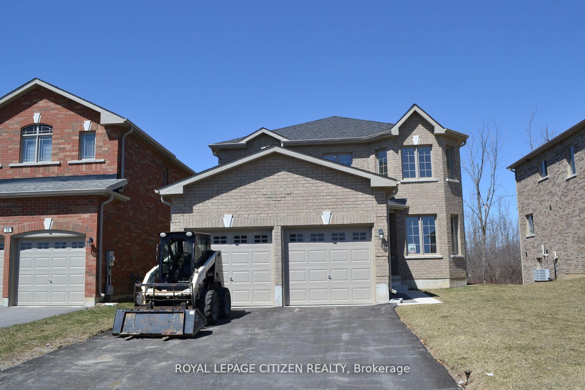 41 Carew Boulevard Kawartha Lakes Ontario Canada Sale residential Nasim Yusufi Royal LePage Citizen Realty Brokerage *