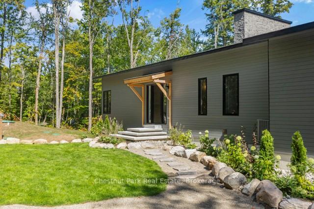 4 Bedroom Single Family Home/House's Image 7