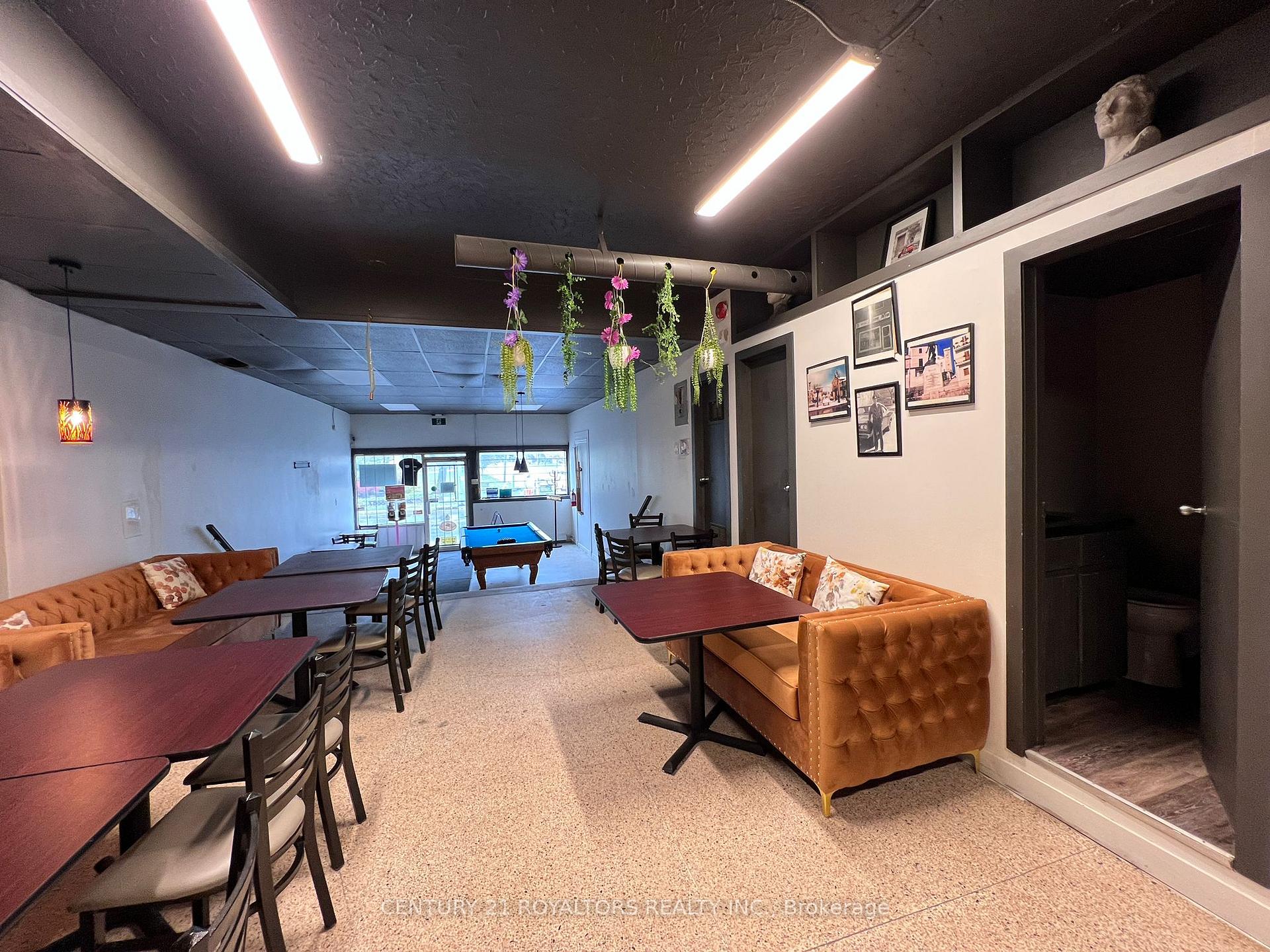 103 Pine Street S Thorold Ontario Canada Sale commercial Gagan Dhah Century 21 Royaltors Realty Inc.,Brokerage