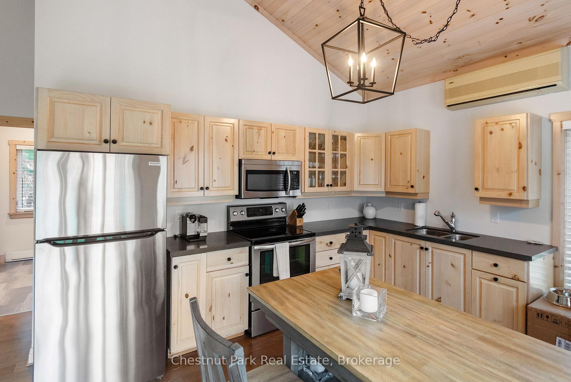 4 Bedroom Single Family Home/House's Image 40