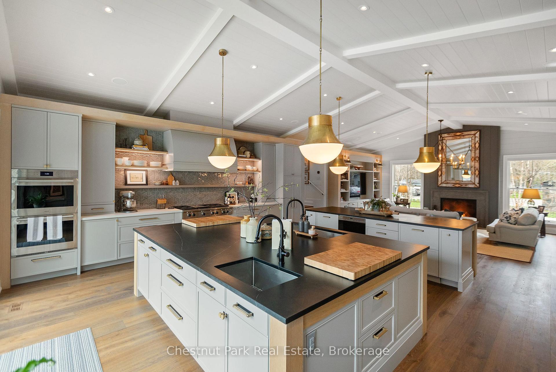 4 Bedroom Single Family Home/House's Image 4