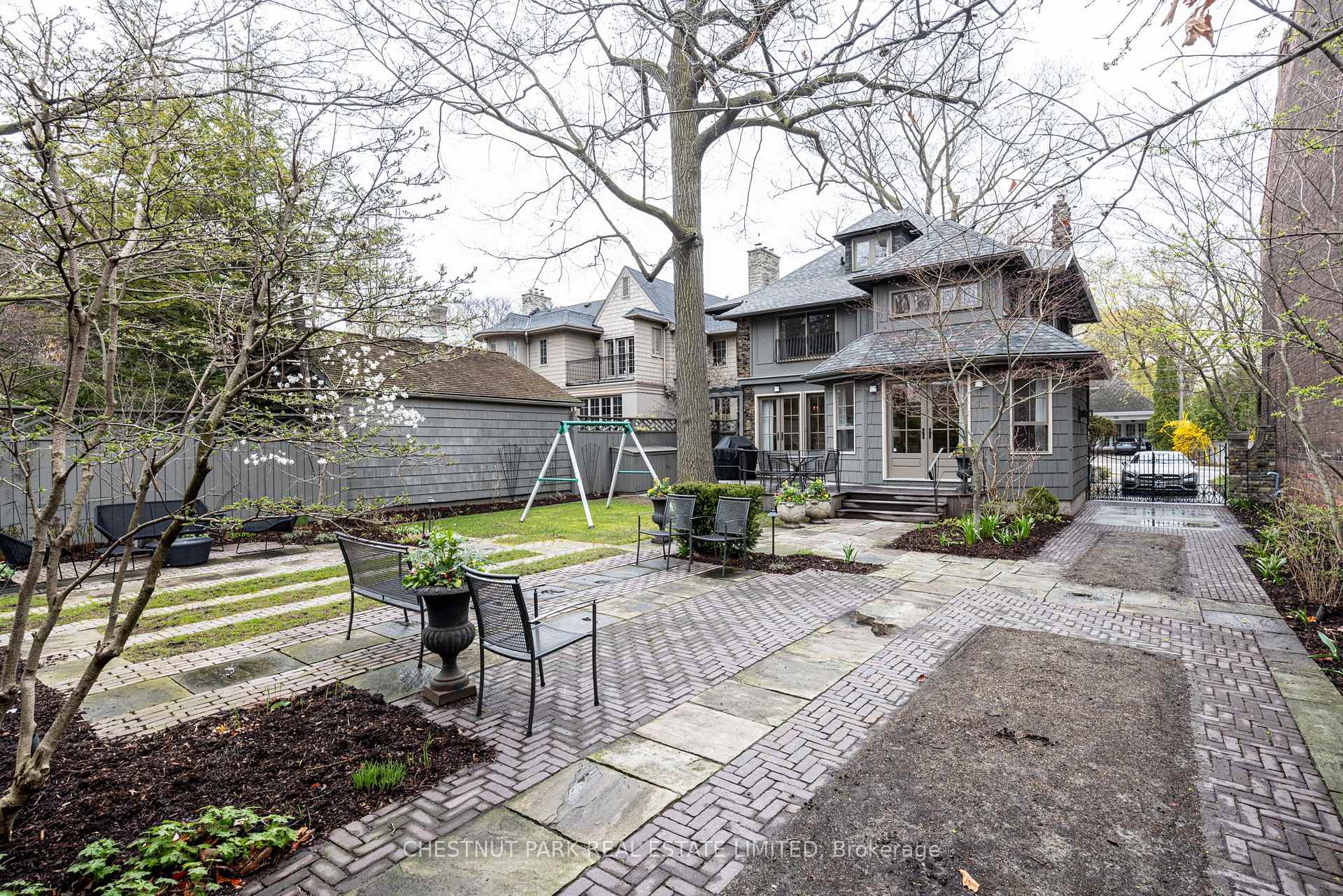 6 Bedroom Single Family Home/House's Image 30
