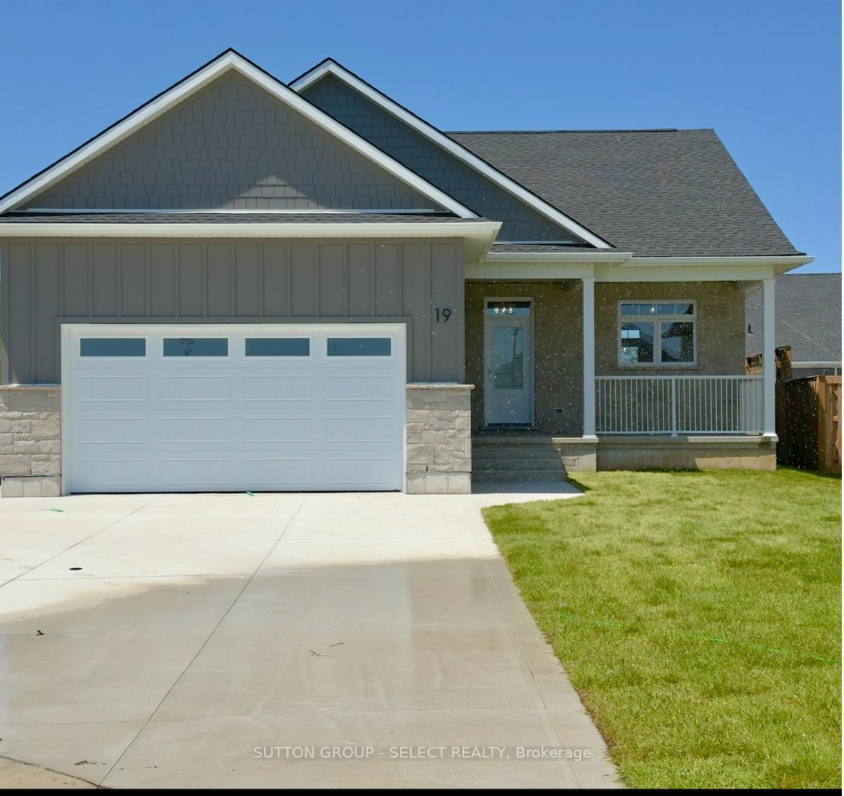 19 Lois Court Lambton Shores Ontario Canada Sale residential Steve Riddell SUTTON GROUP - SMALL TOWN TEAM REALTY INC. BROKERAGE*