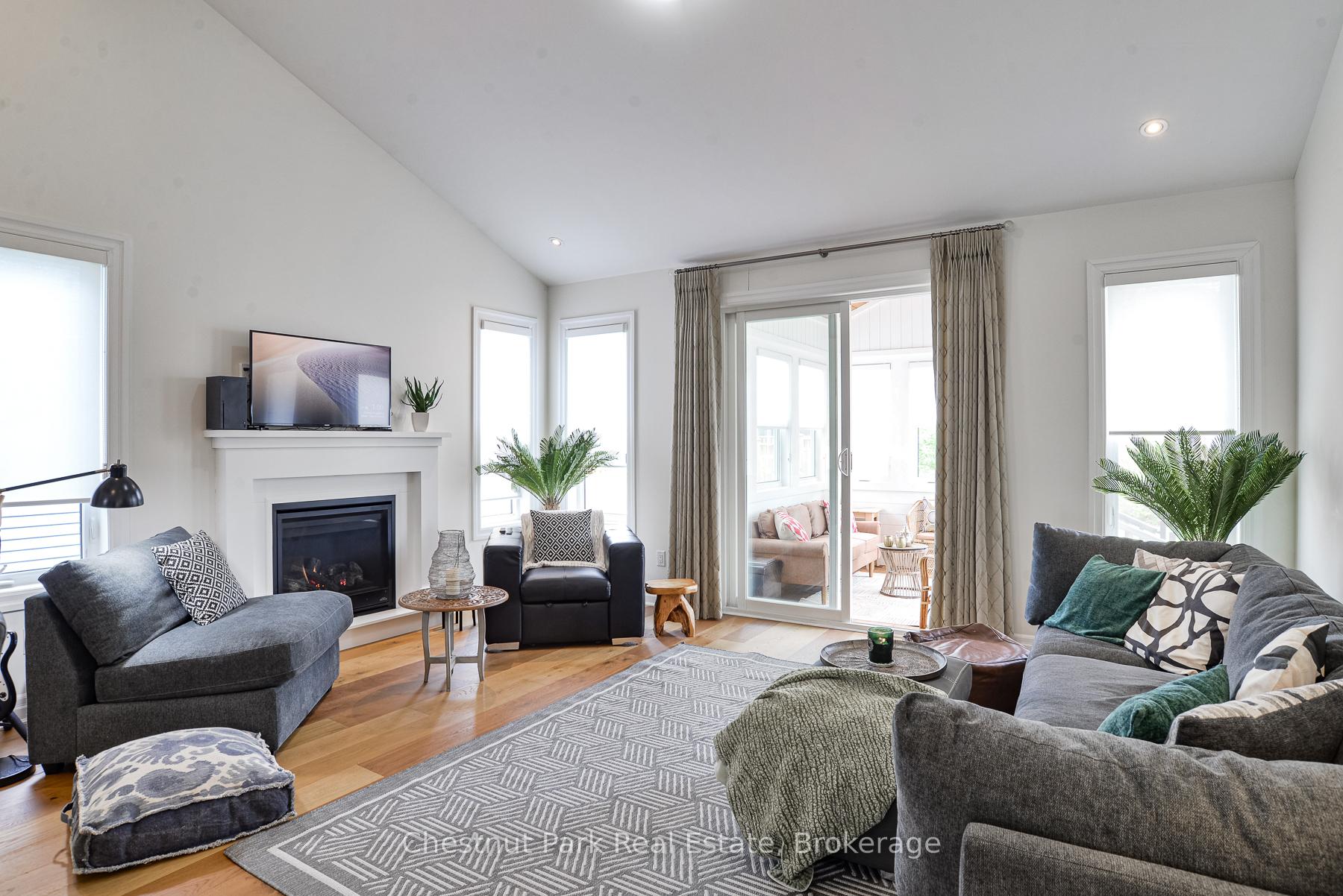 5 Bedroom Single Family Home/House's Image 18