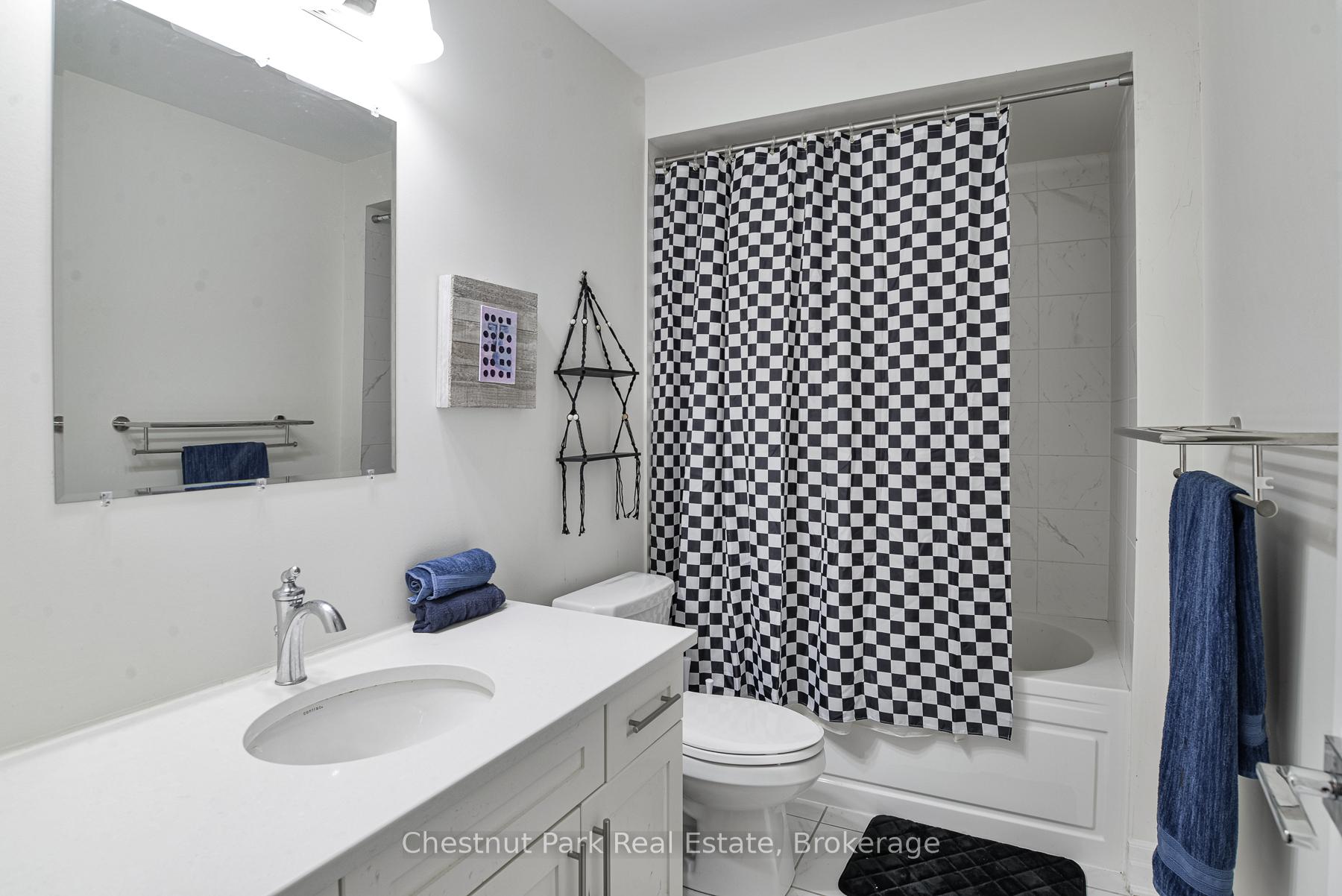 5 Bedroom Single Family Home/House's Image 27