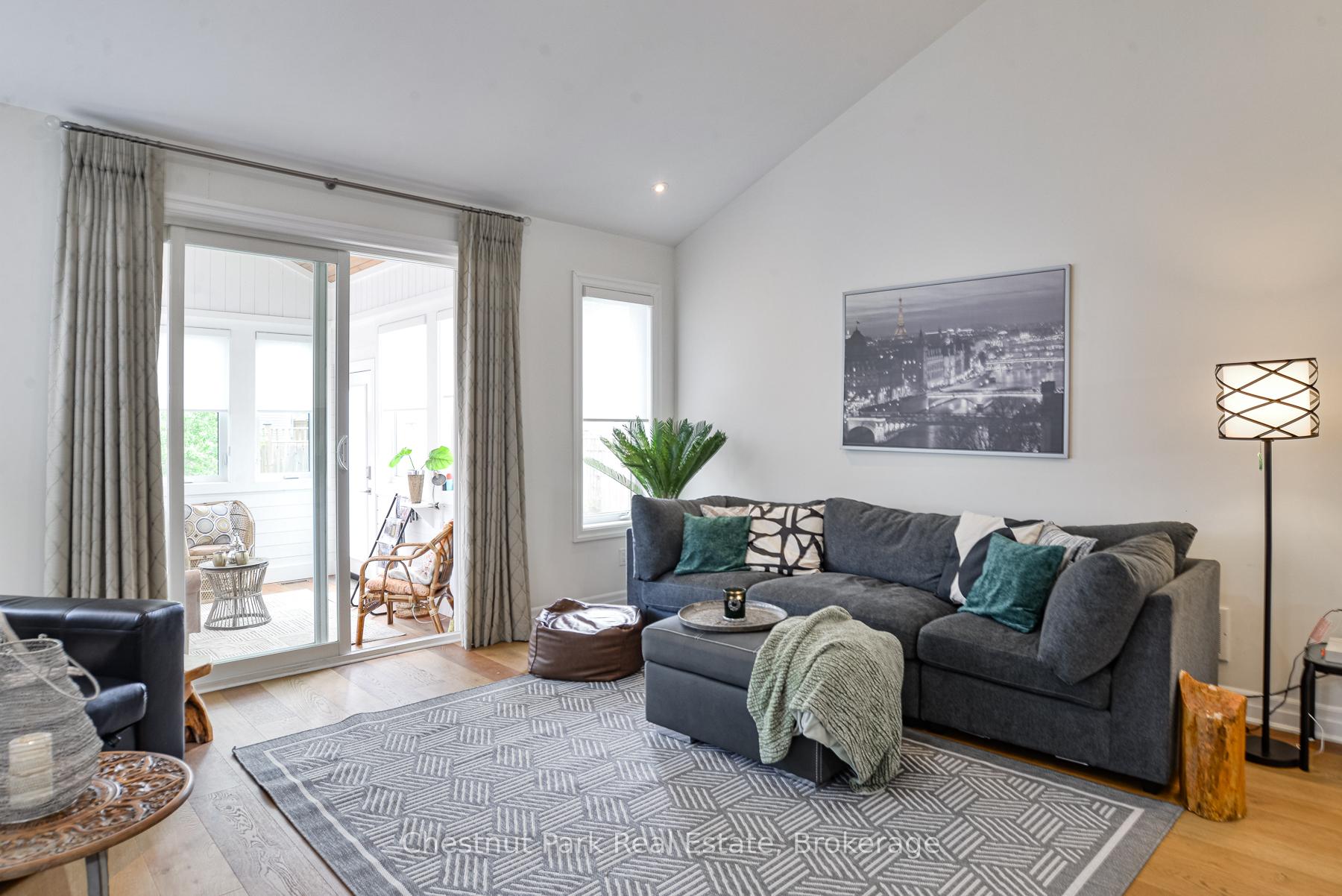 5 Bedroom Single Family Home/House's Image 13