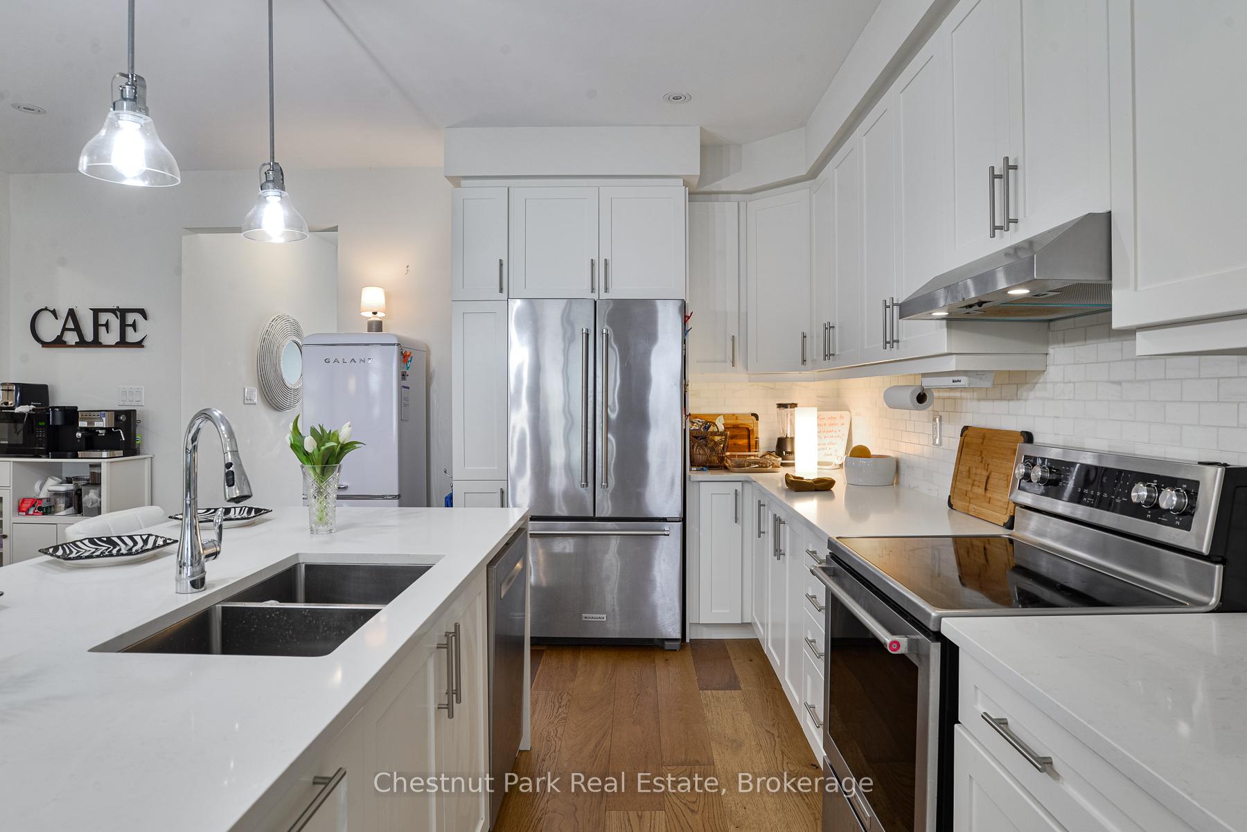 5 Bedroom Single Family Home/House's Image 11