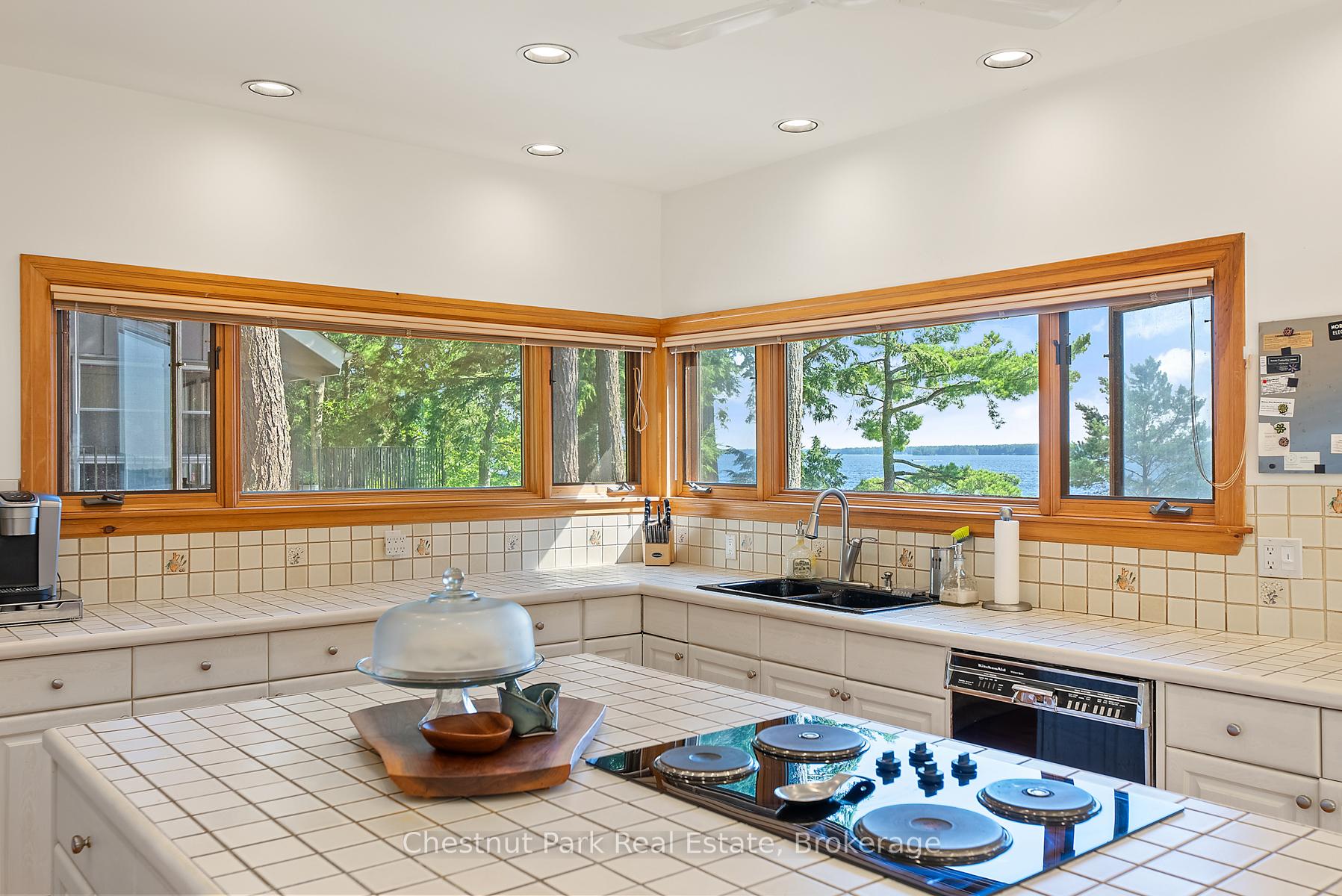 4 Bedroom Single Family Home/House's Image 12