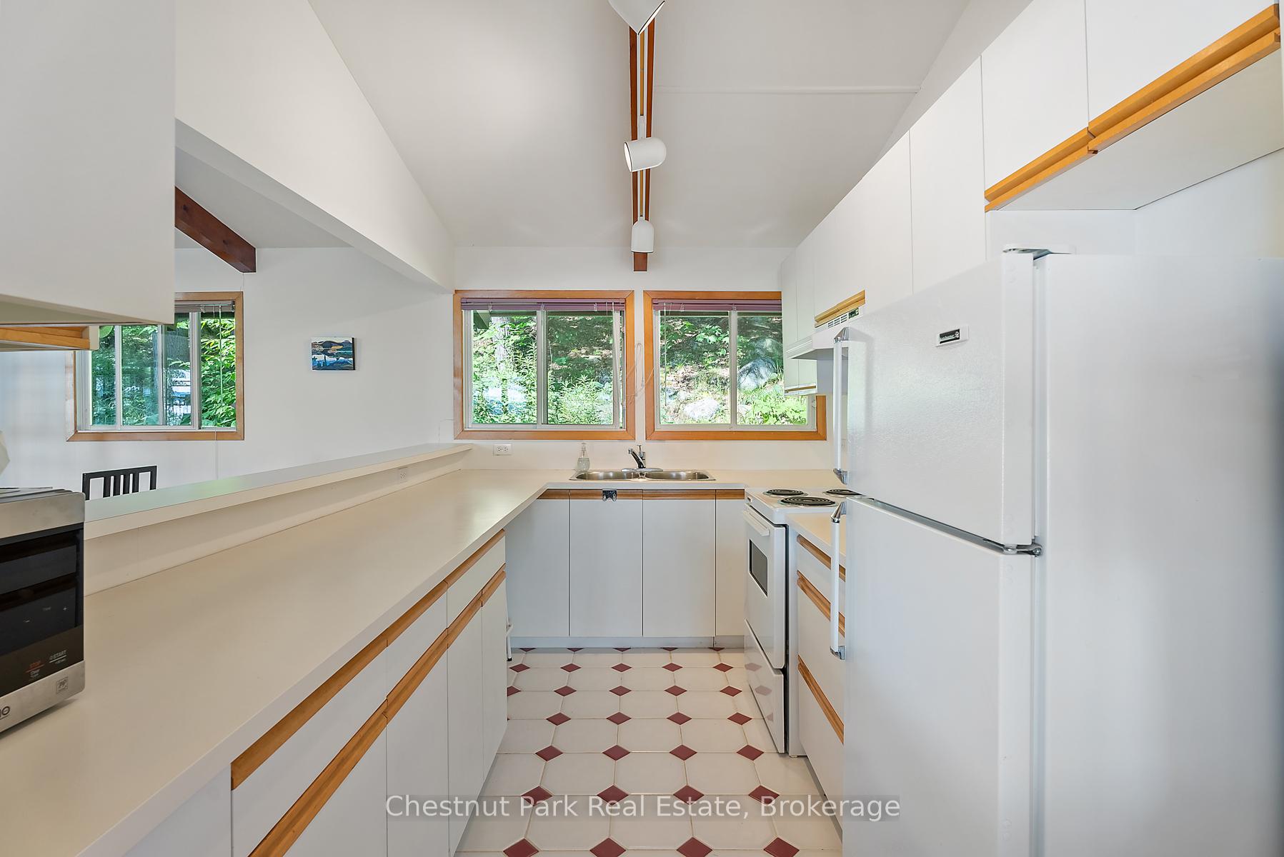 4 Bedroom Single Family Home/House's Image 39