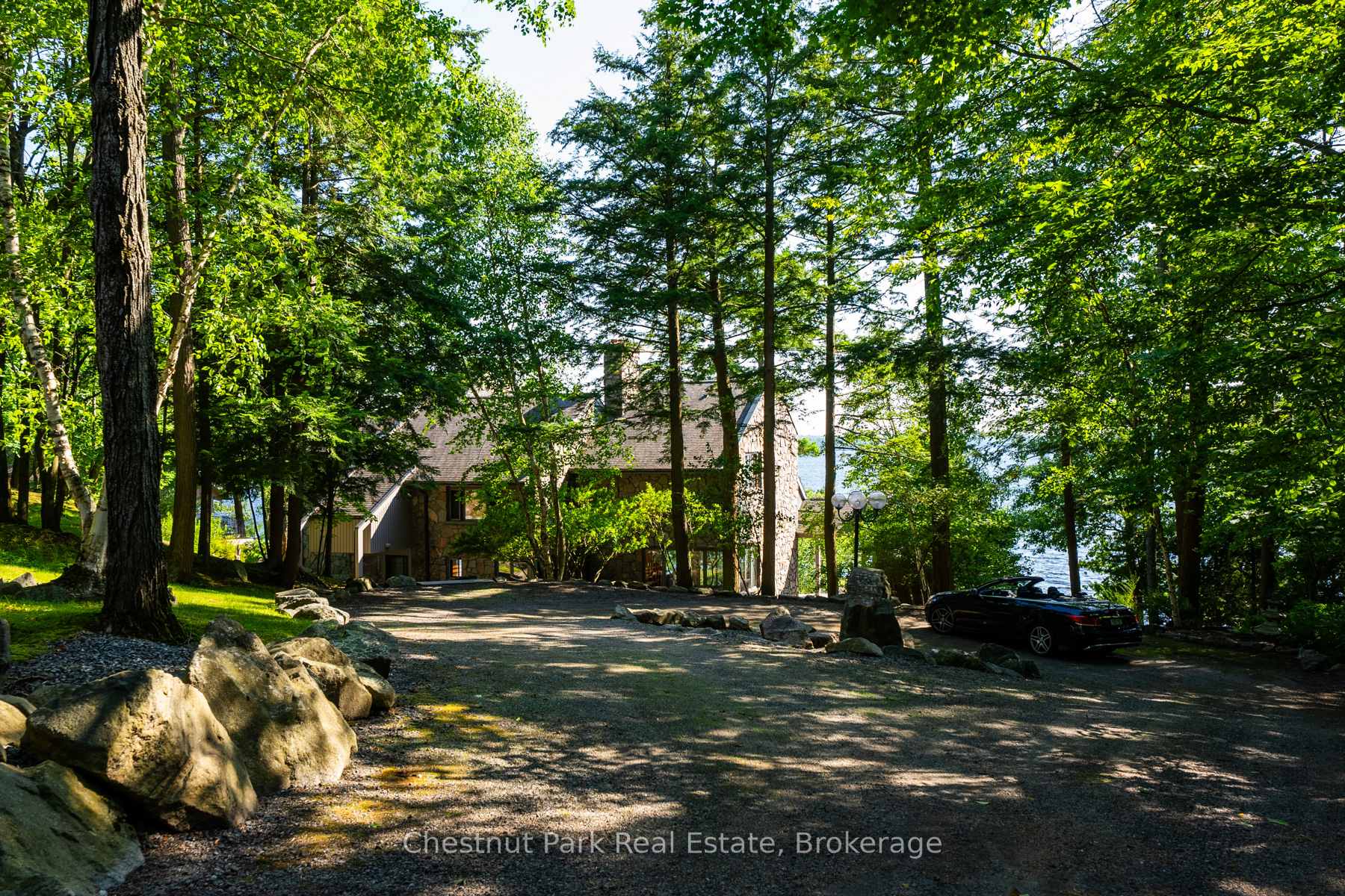 4 Bedroom Single Family Home/House's Image 3