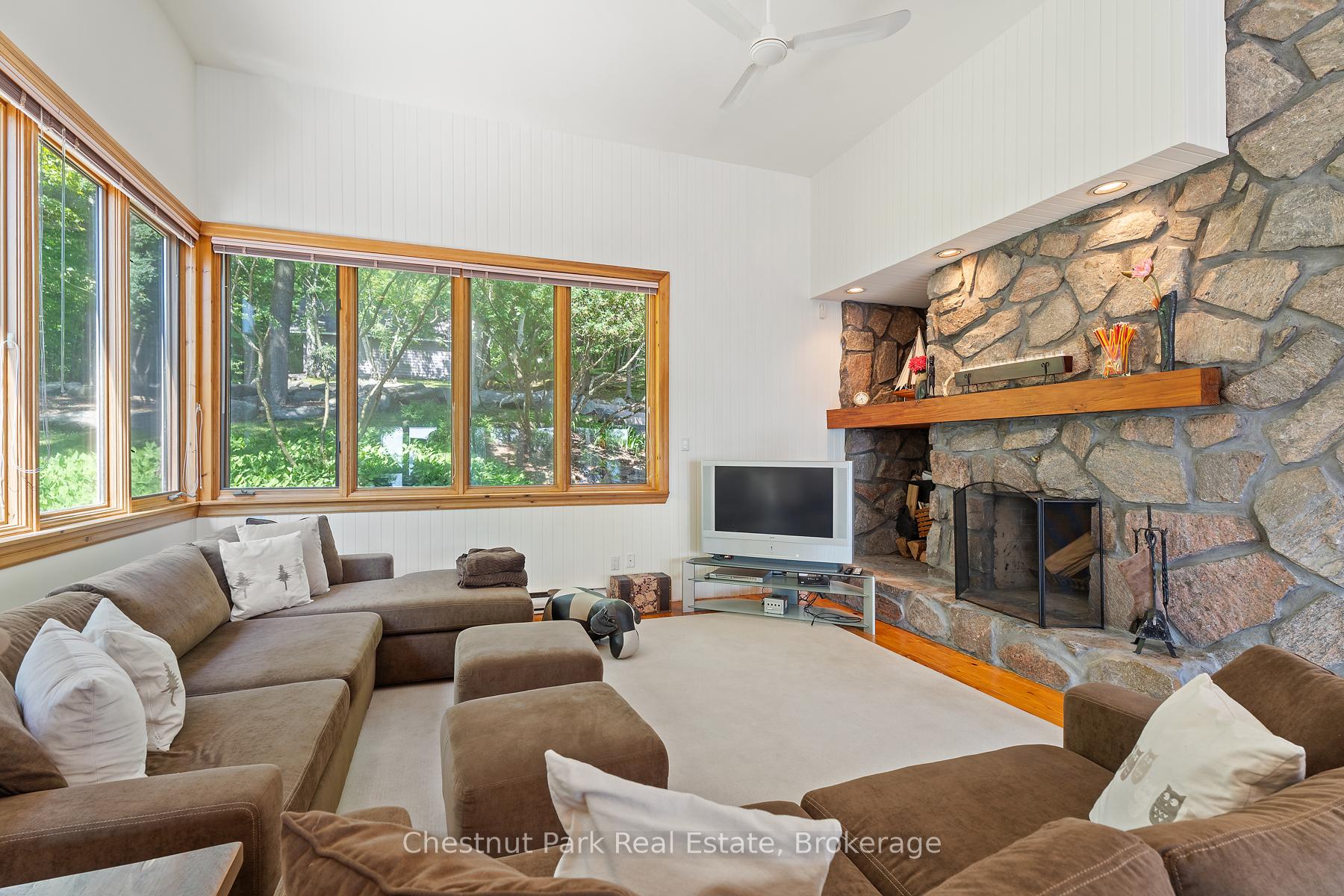 4 Bedroom Single Family Home/House's Image 18