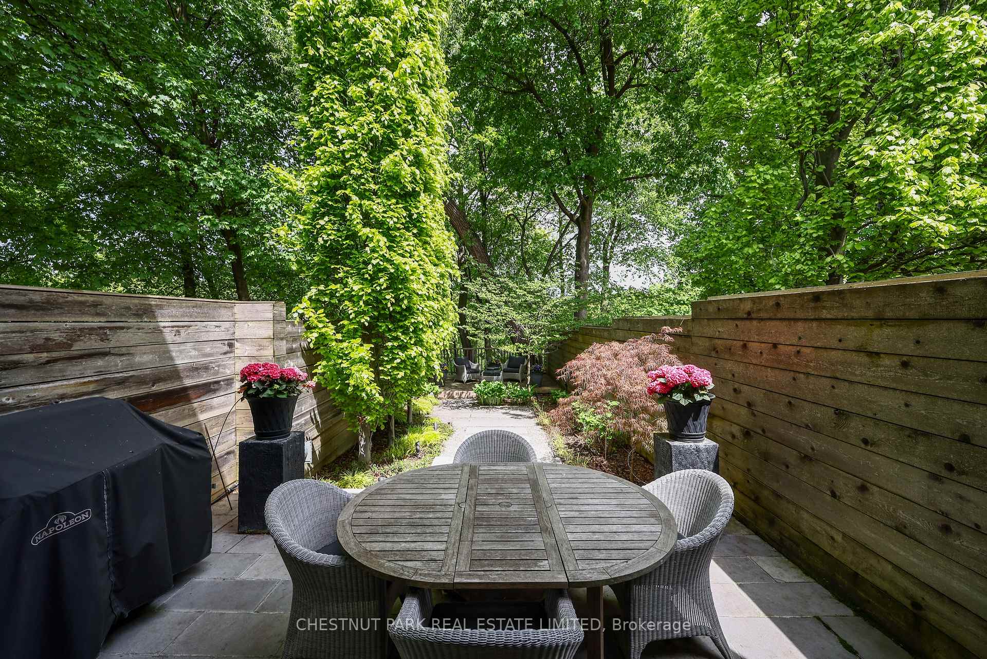 2 Bedroom Villa/Townhouse's Image 23