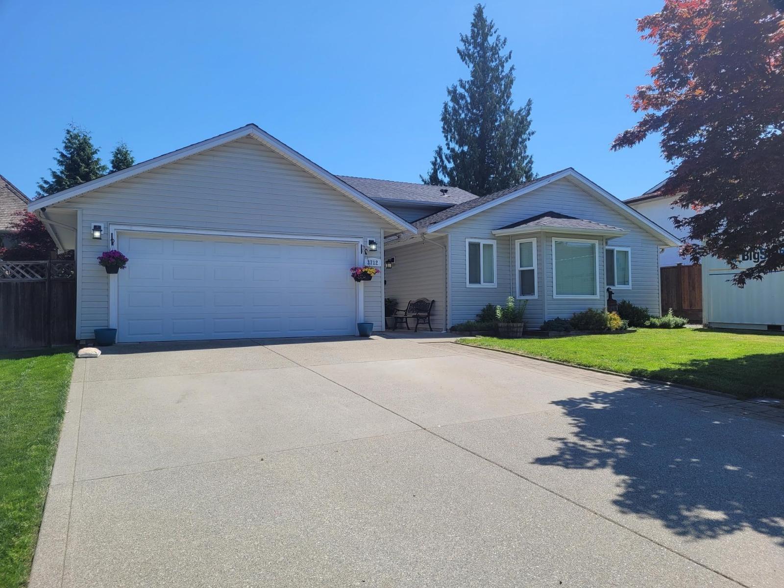 3712 DUNSMUIR WAY Abbotsford British Columbia Canada Sale residential Effie Sachami HOMELIFE ADVANTAGE REALTY LTD,