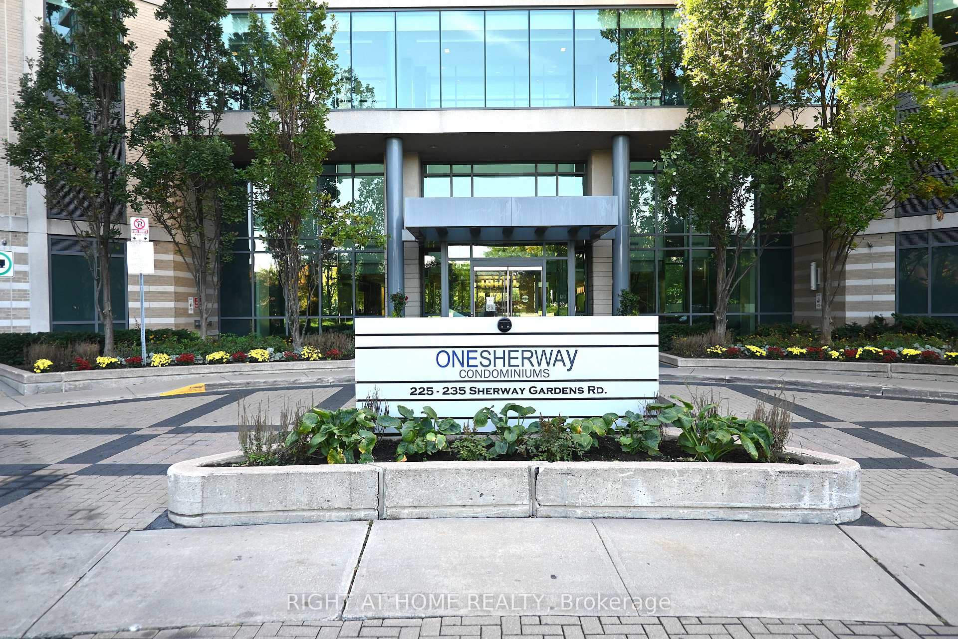 305 - 235 Sherway Gardens Road Toronto Ontario Canada Sale residential Vahid Taheri Right at Home Realty, Brokerage*