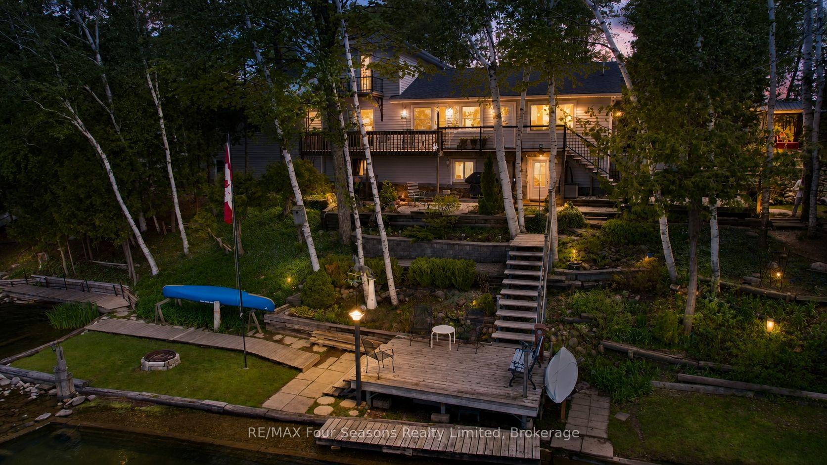 52 Shore Drive South Bruce Peninsula Ontario Canada Sale residential Jason Steele Living in Saugeen Shores RE/MAX Four Seasons Realty Limited, Brokerage*