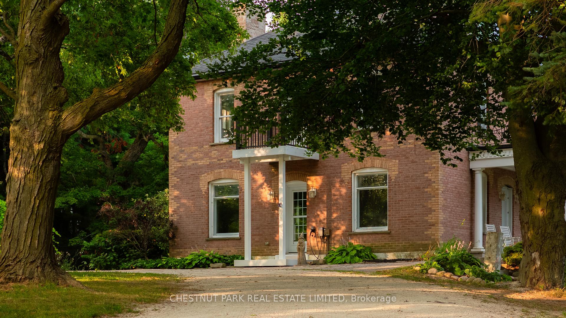6 Bedroom Single Family Home/House's Image 6