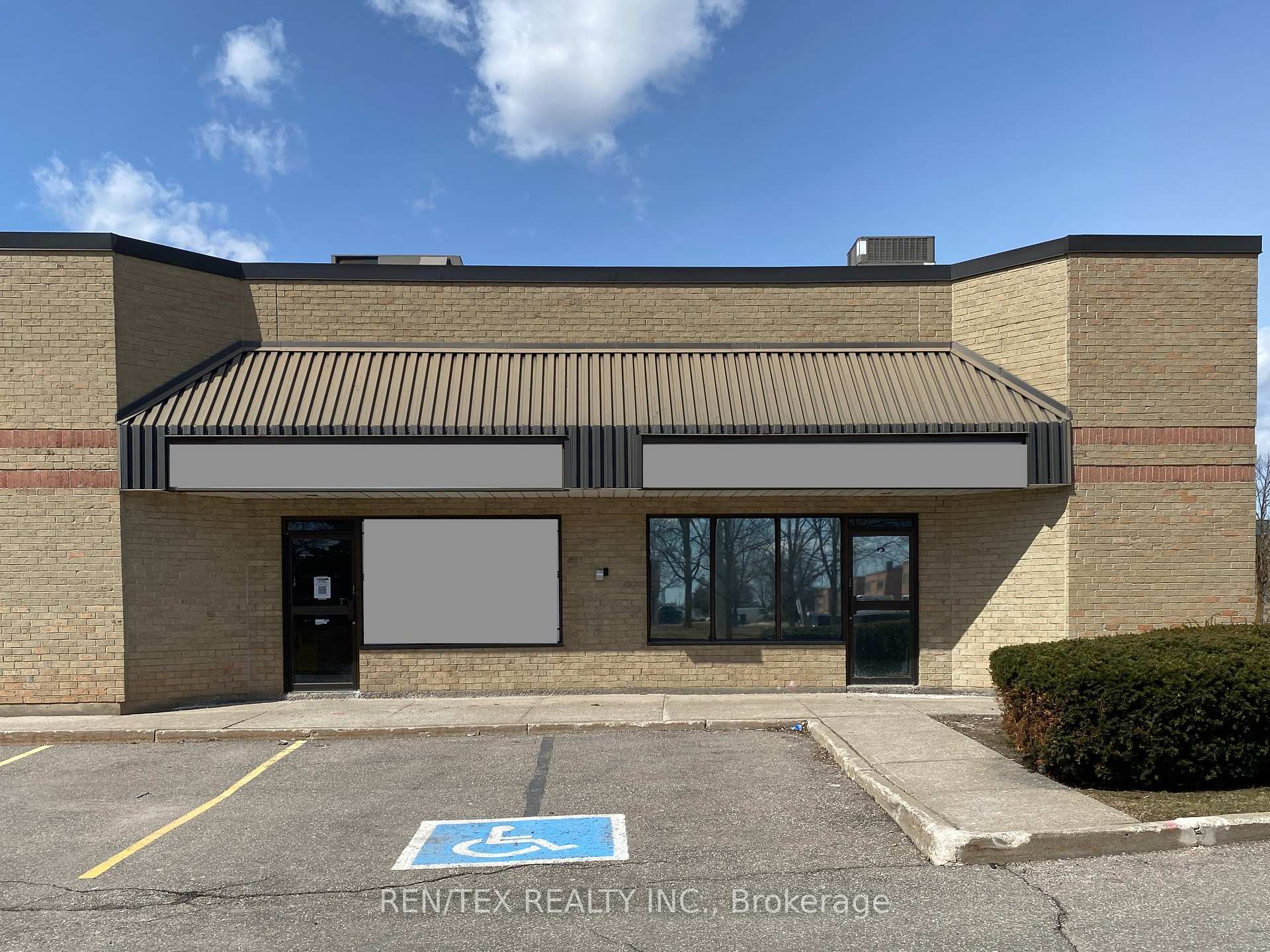8-9 - 2500 Williams Parkway E Brampton Ontario Canada Lease commercial   REAL CITY REALTY INC.