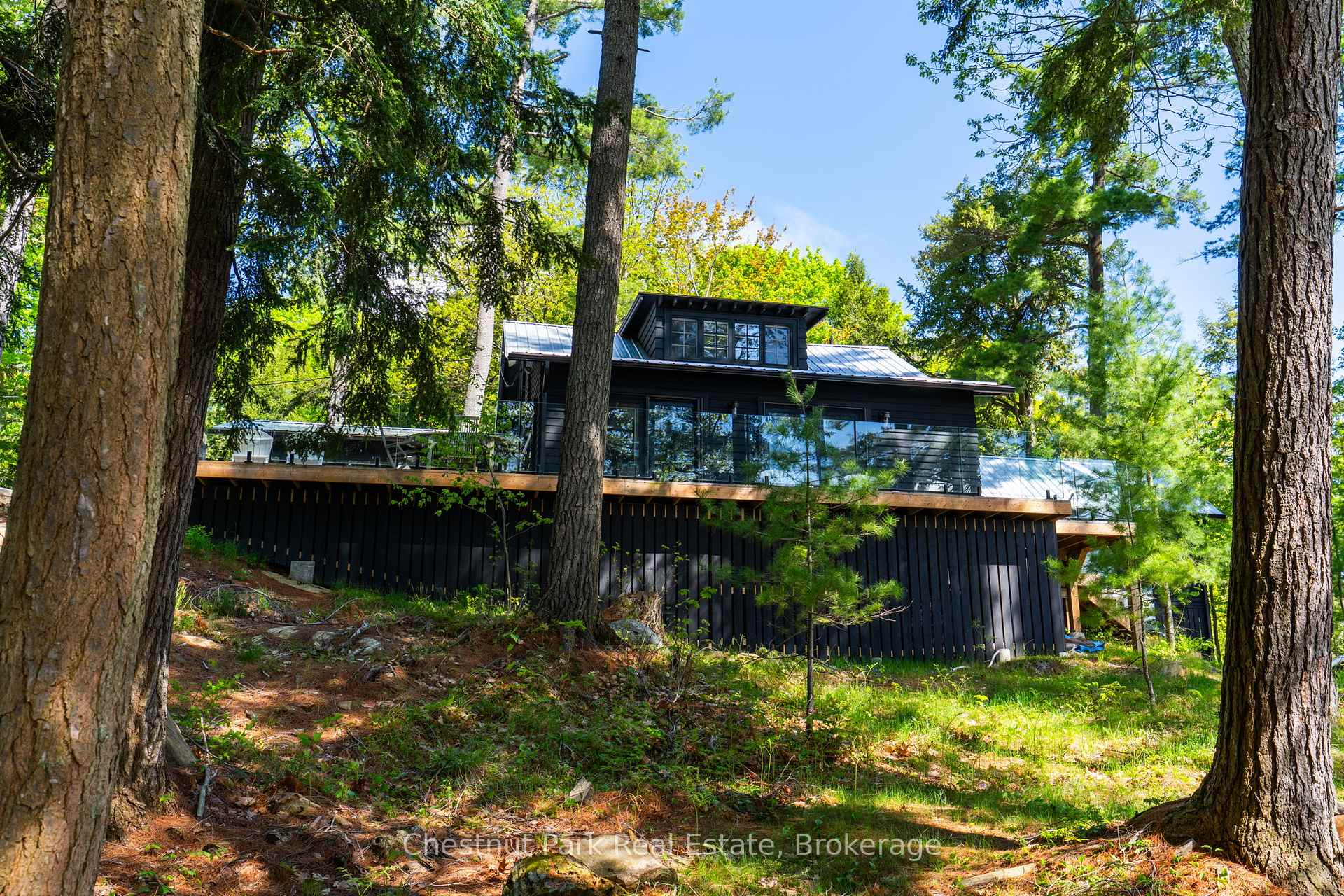 5 Bedroom Single Family Home/House's Image 5