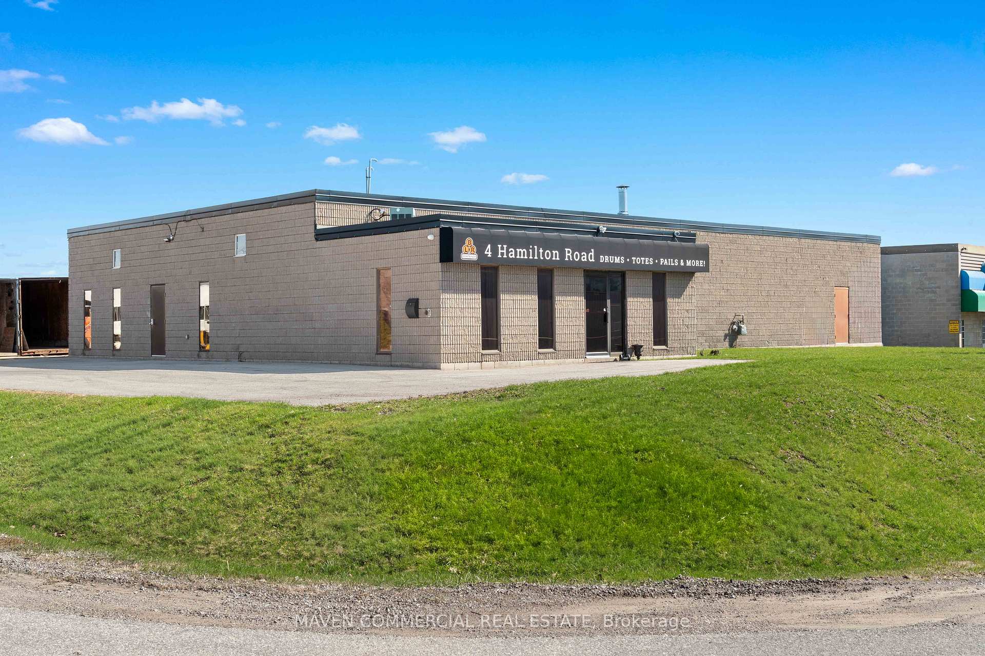 4 Hamilton Road Barrie Ontario Canada Sale commercial Dave Moore RE/MAX Hallmark Chay Realty, Brokerage*