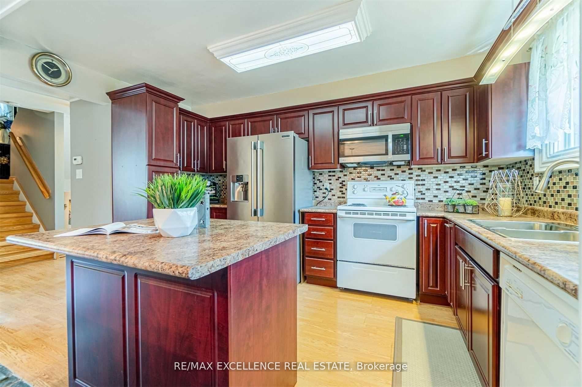 148 Ashton Crescent Brampton Ontario Canada Sale residential Mandeep Toor RE/MAX Excellence Real Estate Brokerage