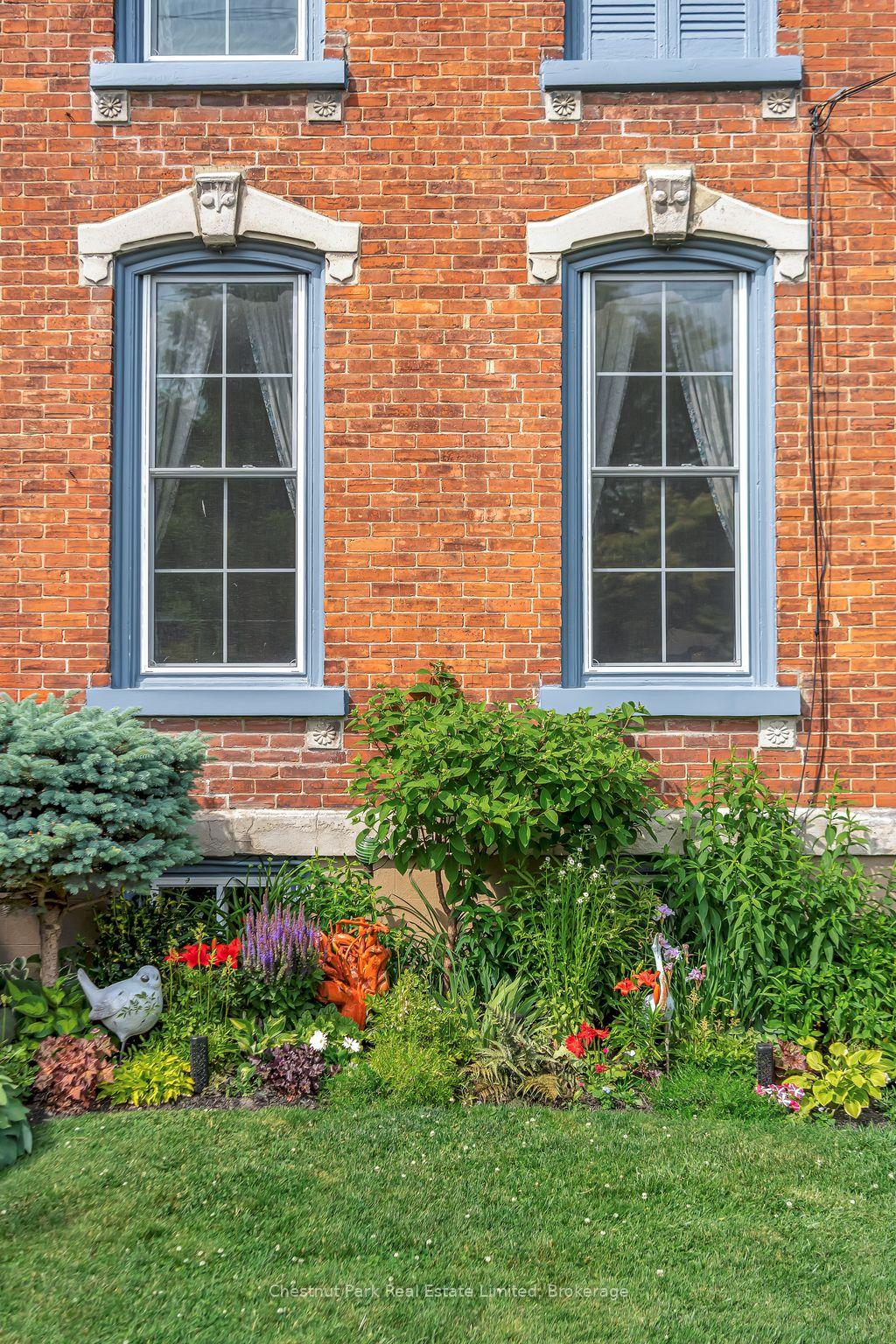 4 Bedroom Single Family Home/House's Image 3