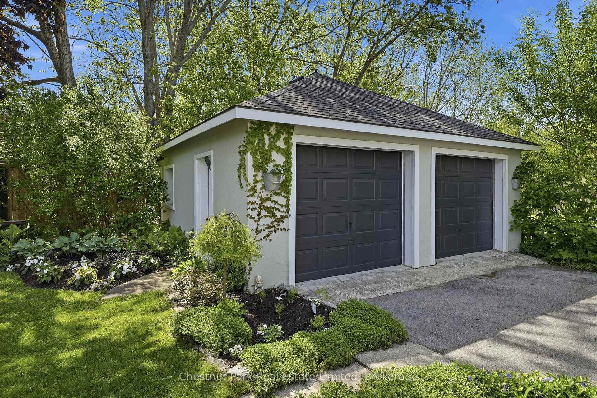 3 Bedroom Single Family Home/House's Image 38
