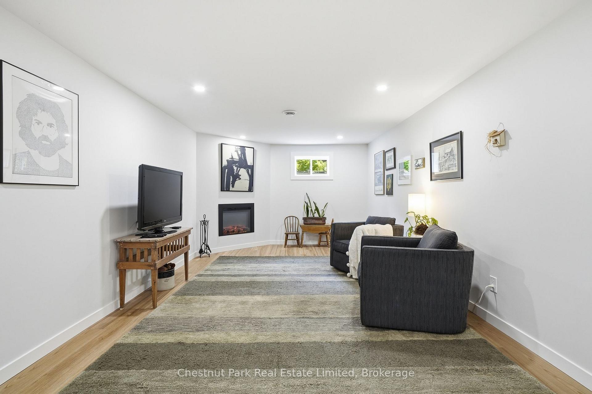 3 Bedroom Single Family Home/House's Image 28