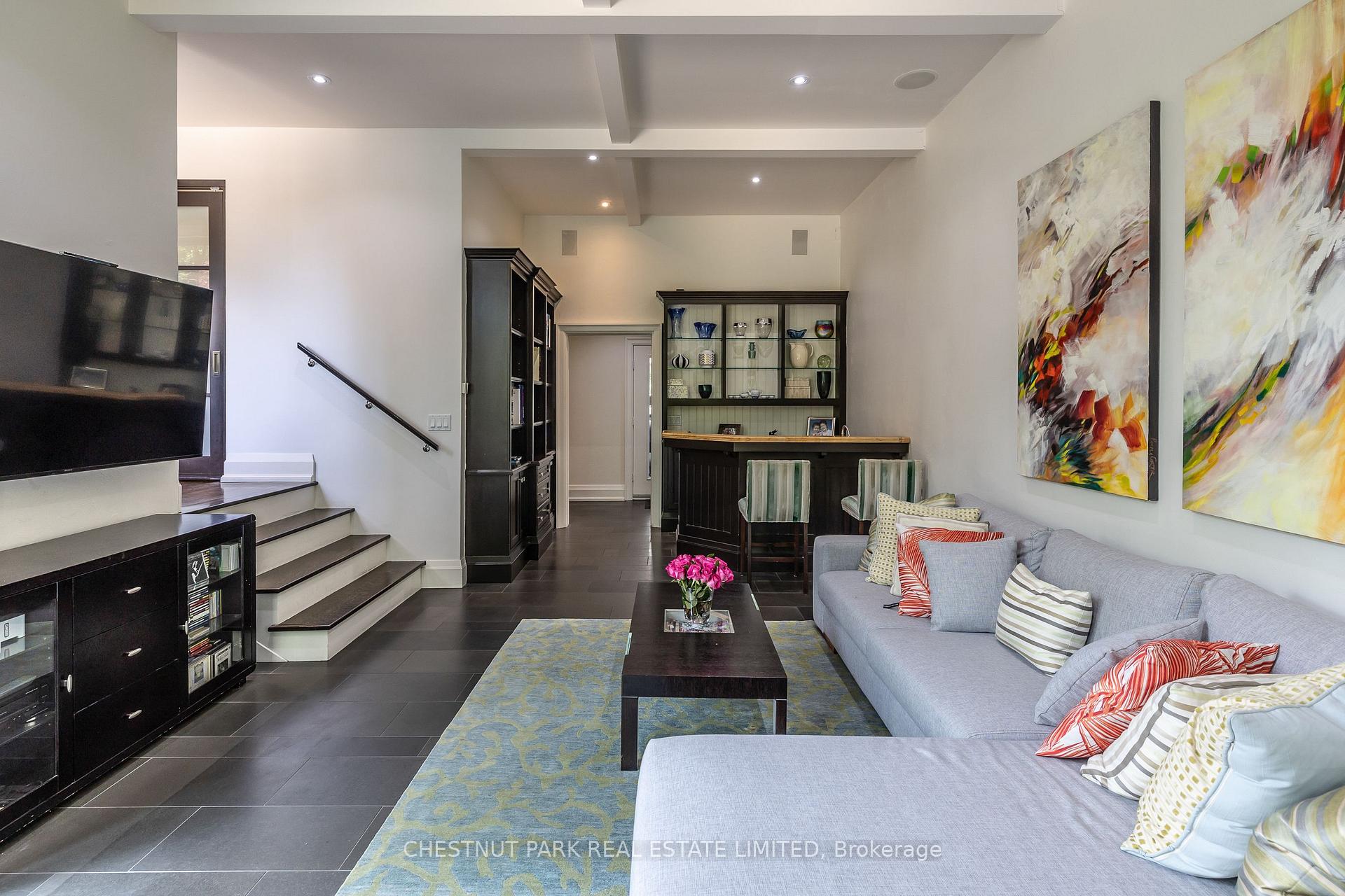 5 Bedroom Single Family Home/House's Image 11