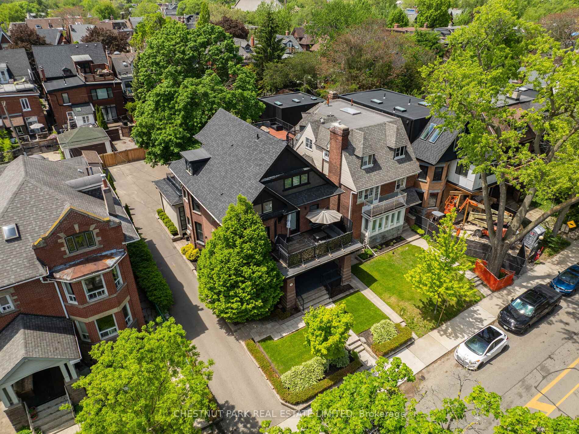 6 Bedroom Single Family Home/House's Image 41