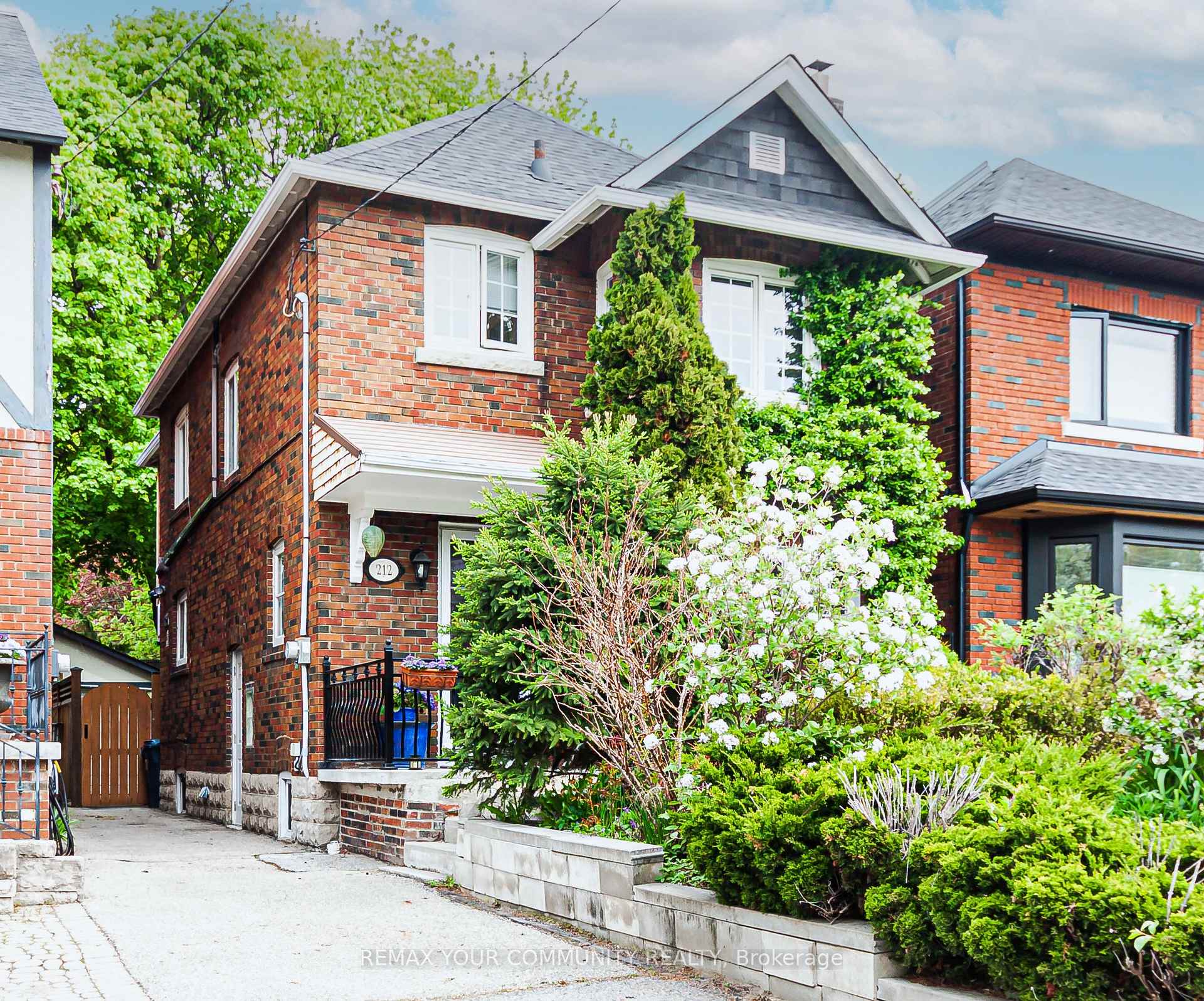 212 Wanless Avenue Toronto Ontario Canada Rent residential Maryam Beygi Re/Max Your Community Realty, Brokerage *