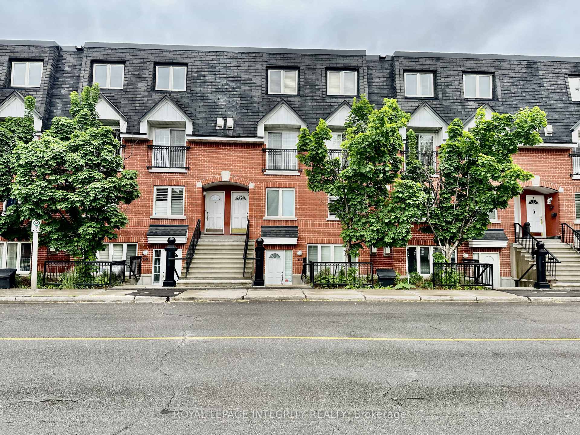 4 - 245 Cumberland Street Ottawa Ontario Canada Sale residential Sepehr Safaee YourOttawaRealEstate.com Royal LePage Integrity Realty