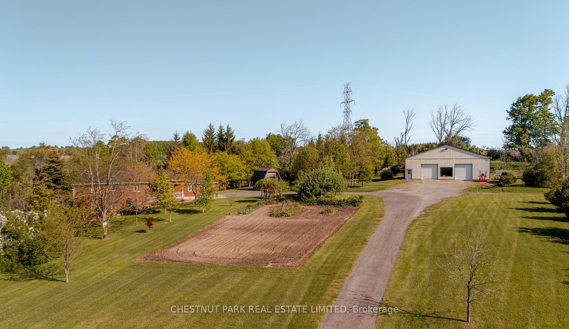 6 Bedroom Single Family Home/House's Image 40