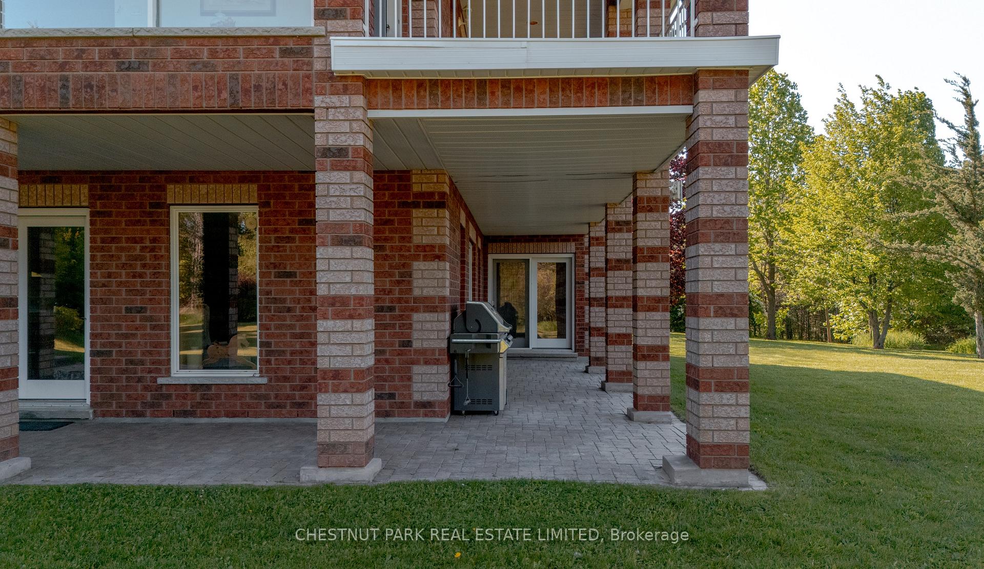 6 Bedroom Single Family Home/House's Image 37
