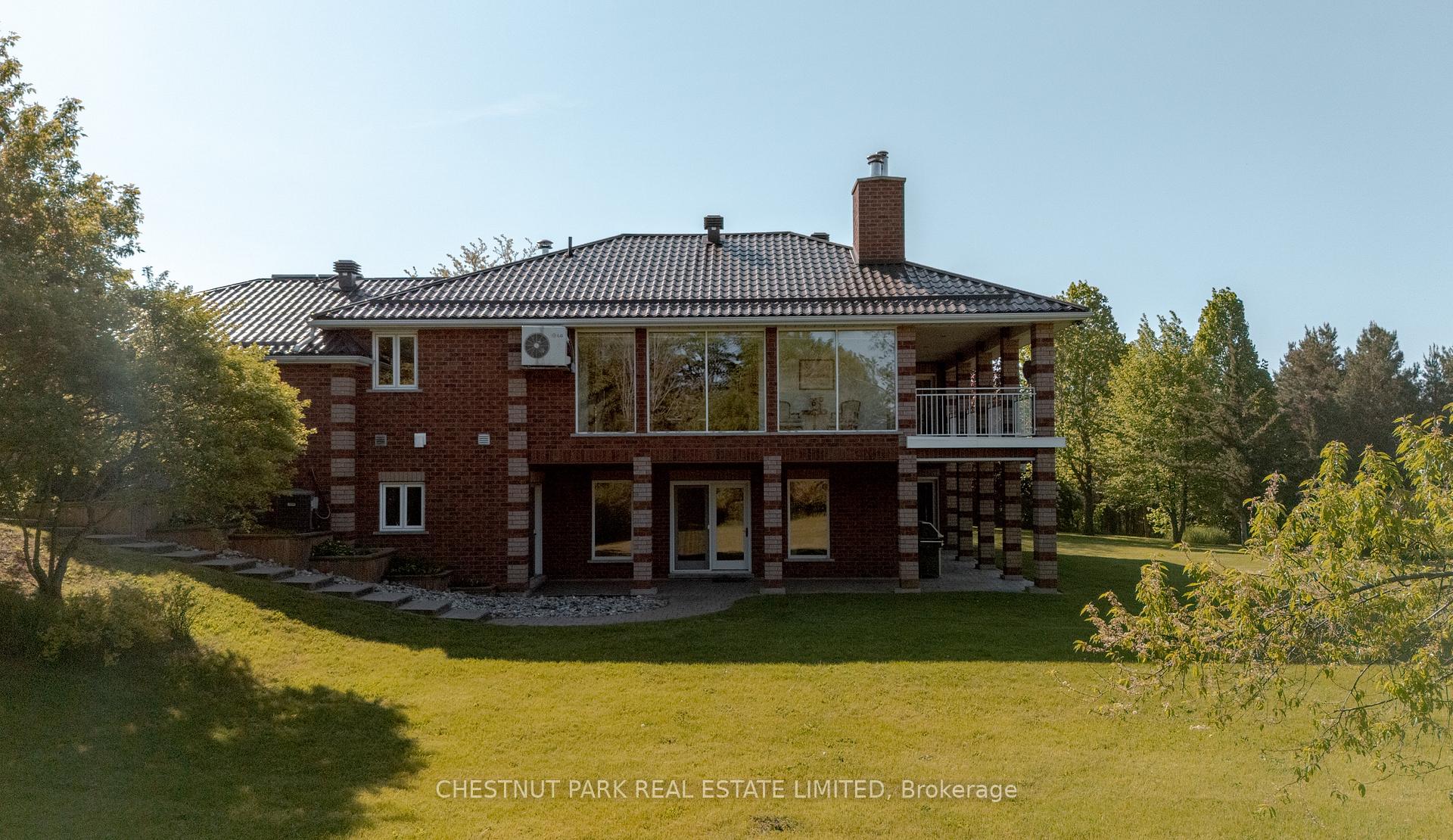 6 Bedroom Single Family Home/House's Image 35