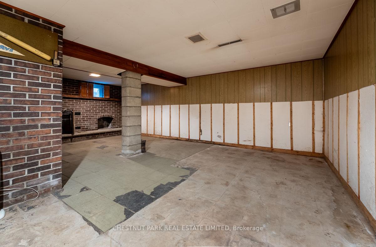 4 Bedroom Single Family Home/House's Image 15