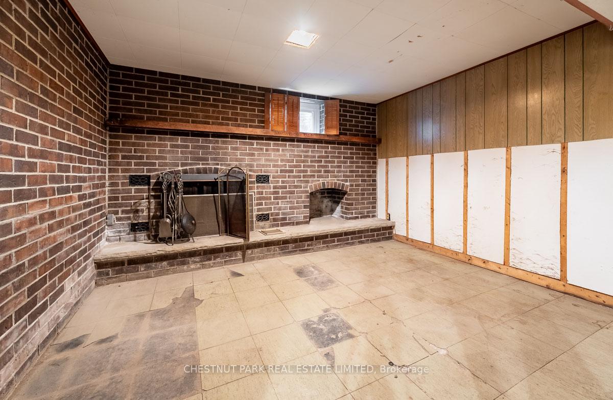 4 Bedroom Single Family Home/House's Image 16