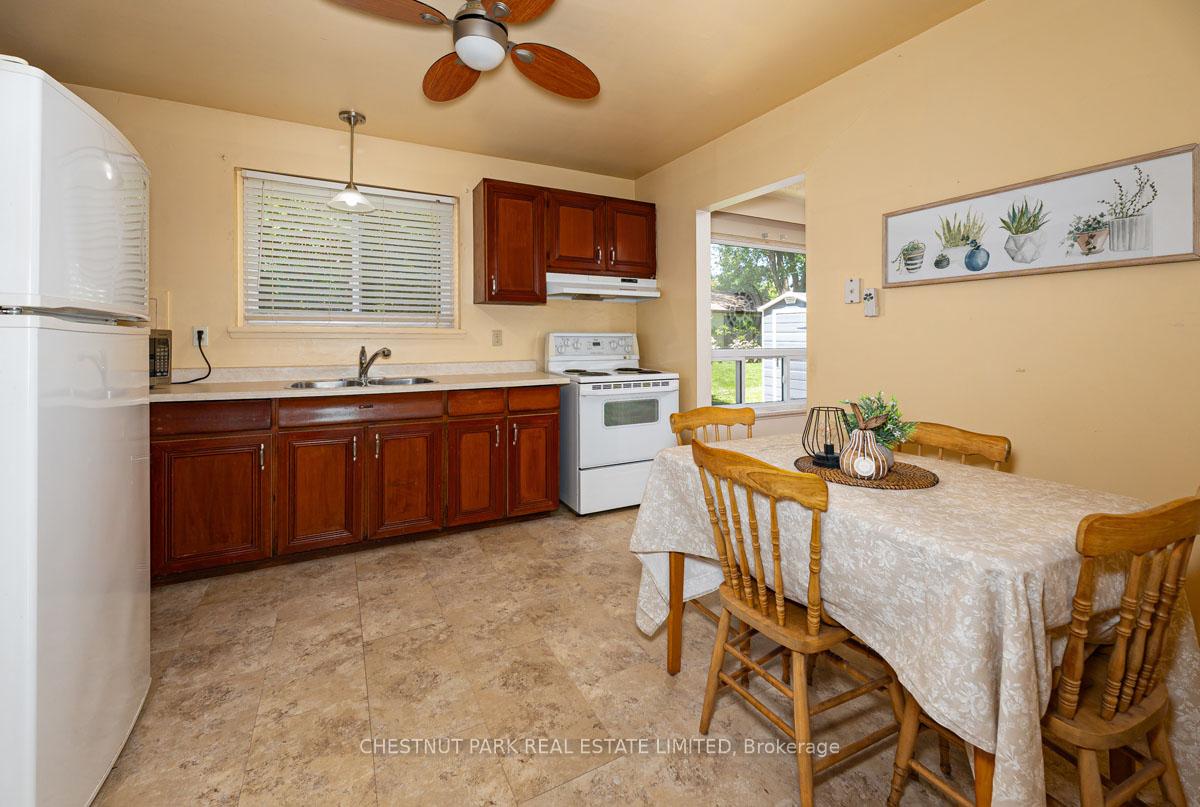 4 Bedroom Single Family Home/House's Image 5