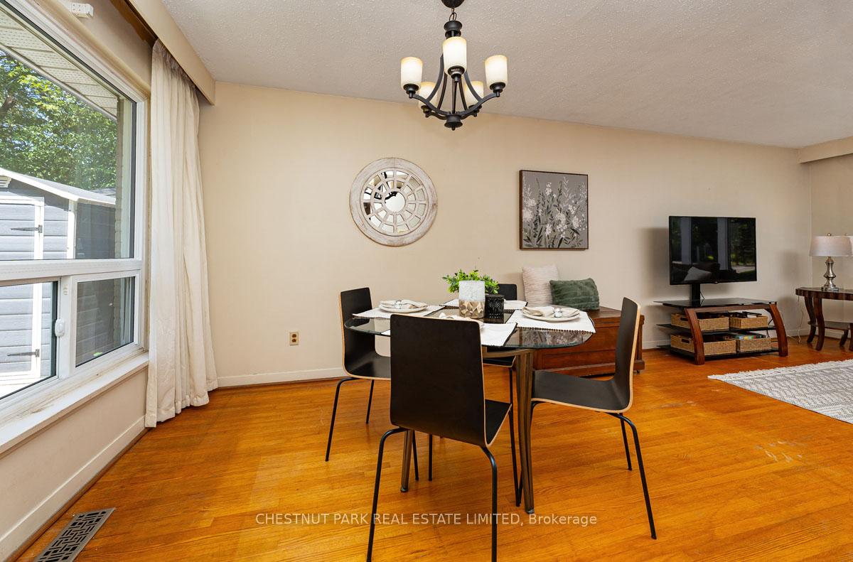 4 Bedroom Single Family Home/House's Image 3