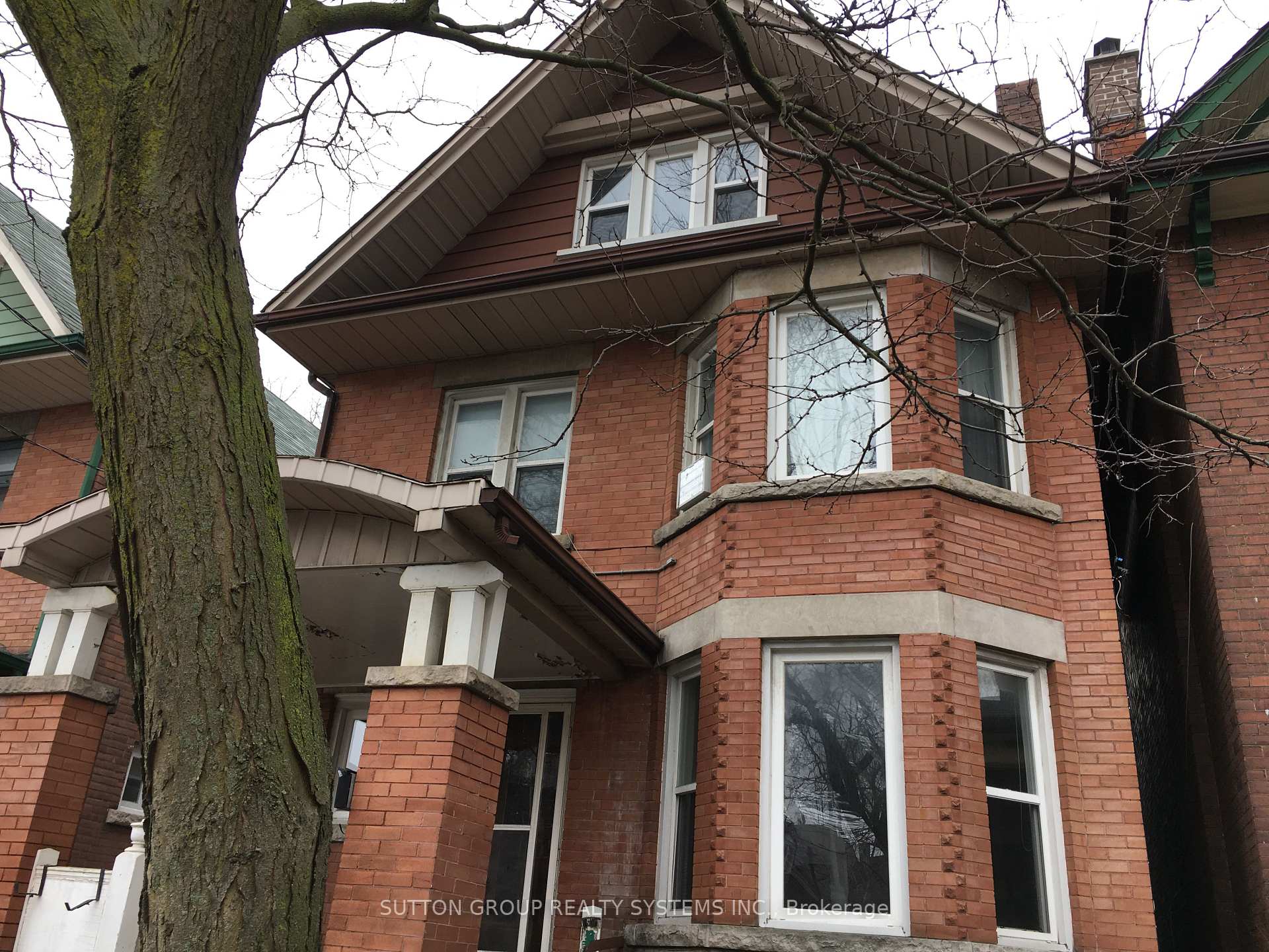 1 - 497 Annette Street Toronto Ontario Canada Rent residential Roopali Rajpal Sutton Group Realty Systems Inc, Brokerage *
