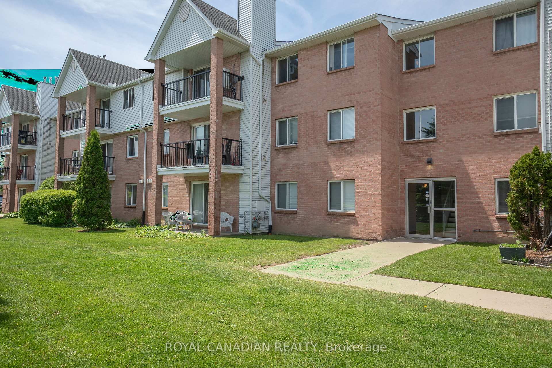 87 - 1096 Jalna Boulevard London South Ontario Canada Sale residential Naveen Vadlamudi ROYAL CANADIAN REALTY, BROKERAGE*