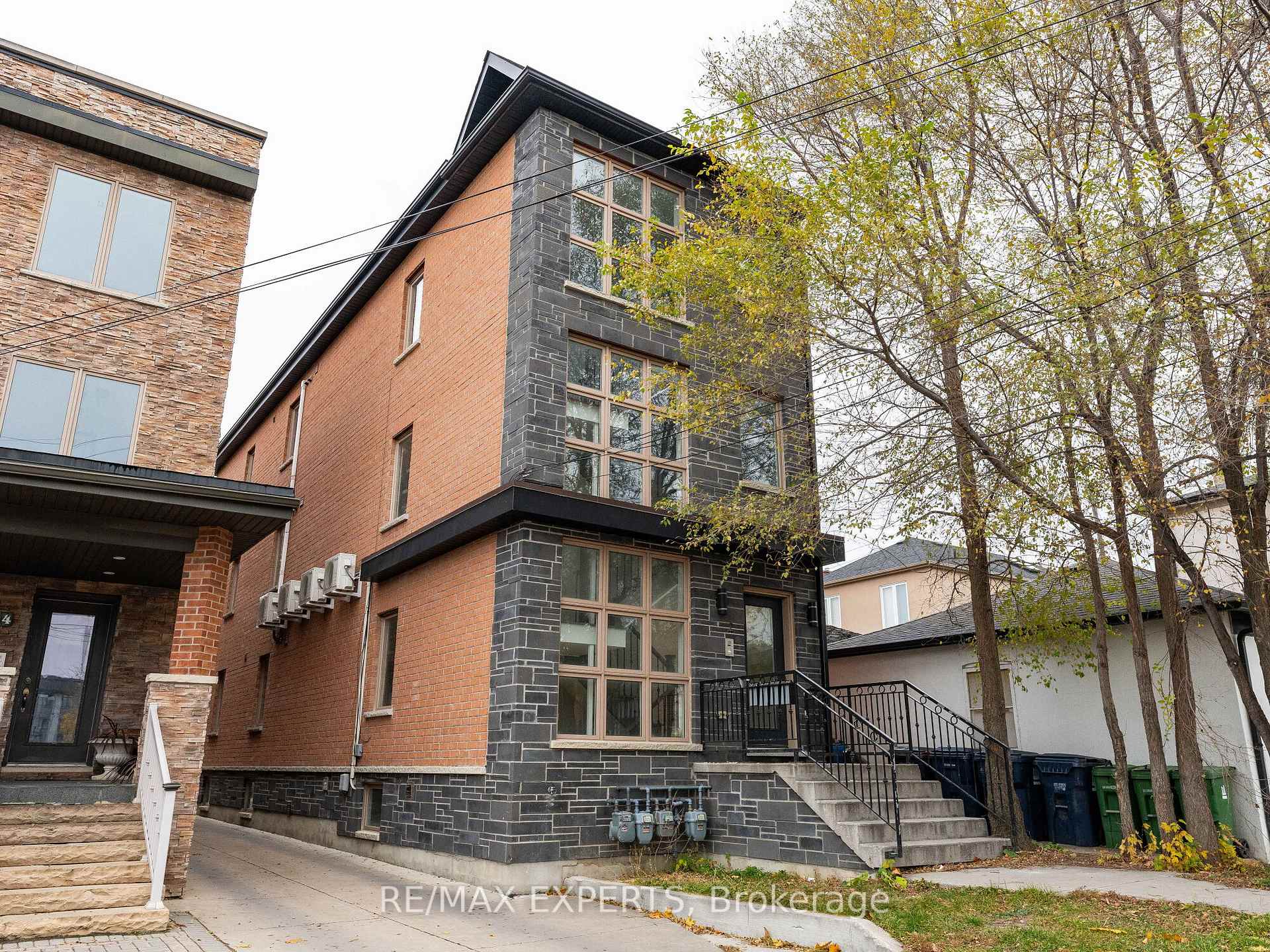 2 Hyde Avenue Toronto Ontario Canada Sale residential MARY COLUCCI Re/Max Experts, Brokerage*