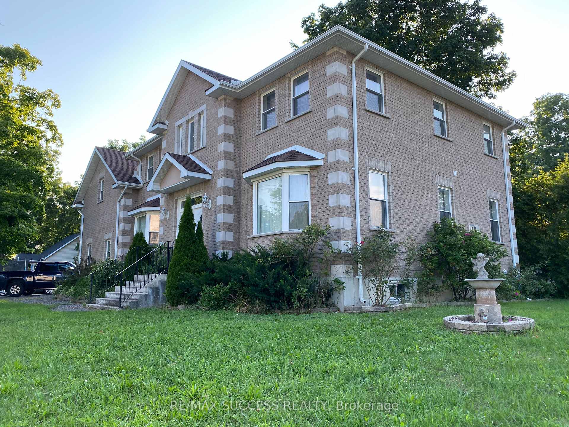 4 Palmer Street Norfolk Ontario Canada Sale residential Diamond Omari RE/MAX Success Realty, Brokerage*