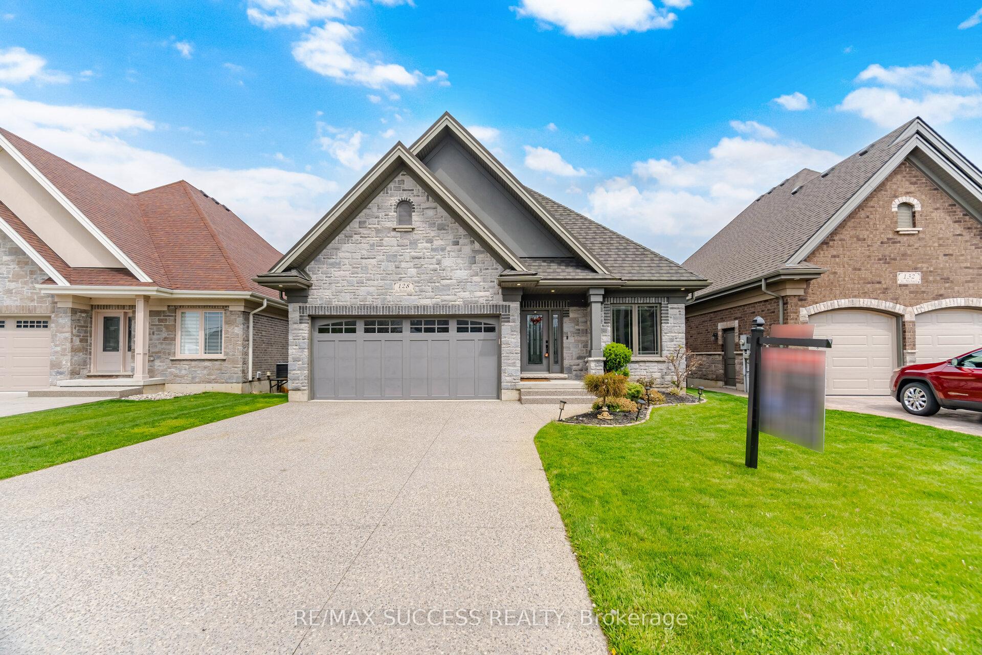 128 St. Michael's Street Norfolk Ontario Canada Sale residential Diamond Omari RE/MAX Success Realty, Brokerage*